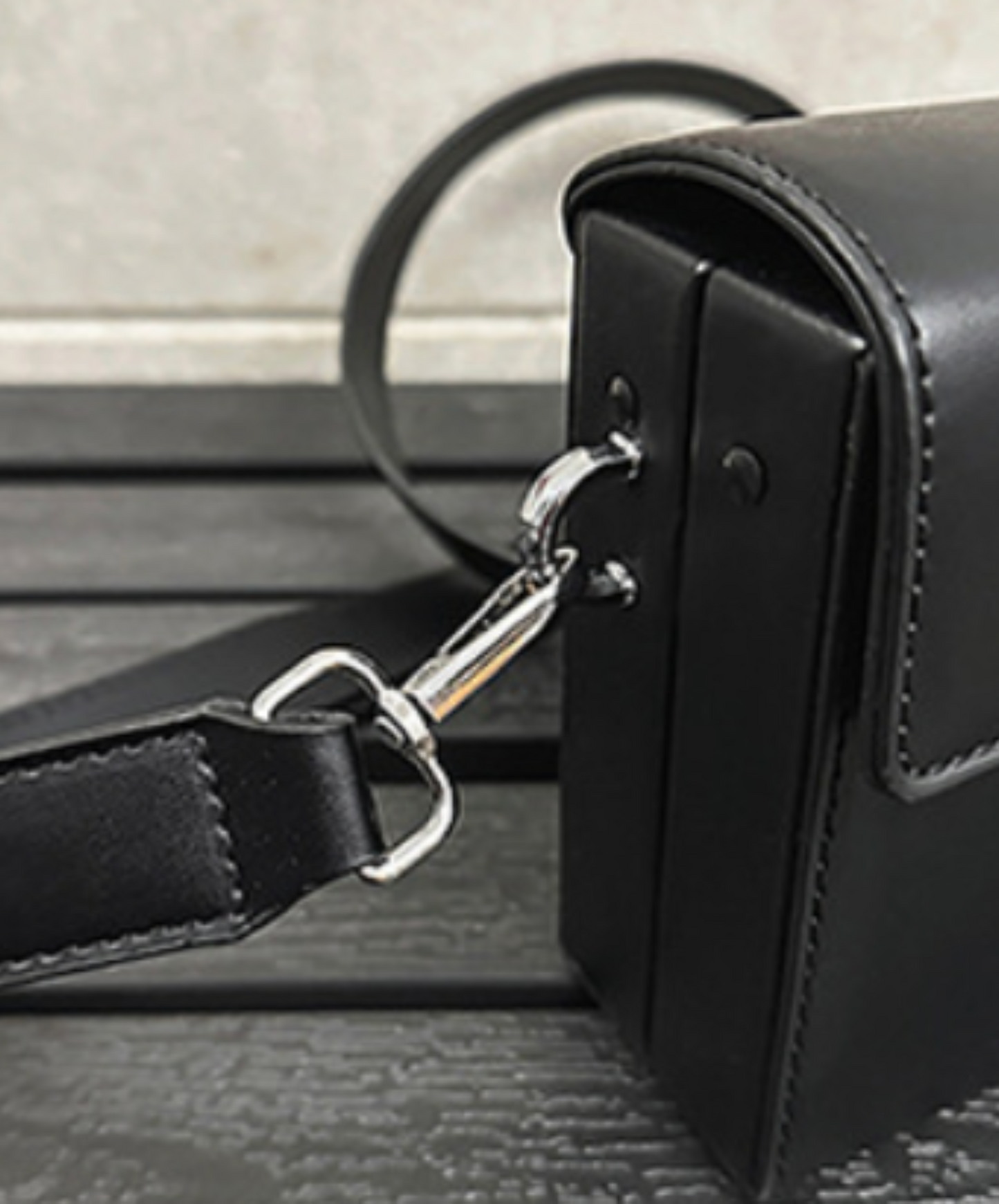 metal buckle square shoulder bag EN2103
