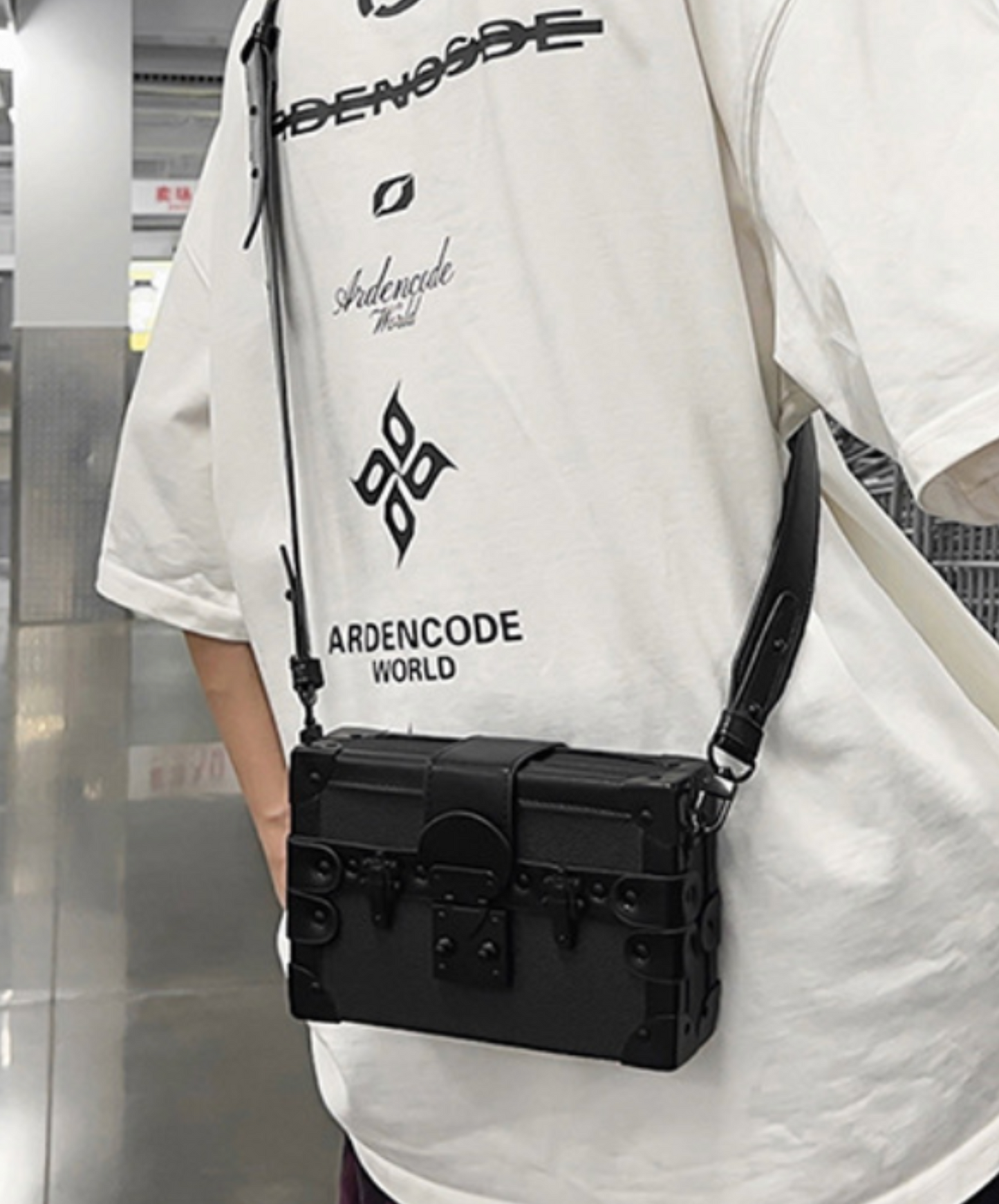 retro treasure chest design shoulder bag EN2131