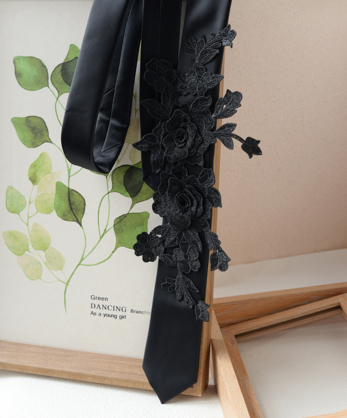 flower-motif appliqué necktie EN3248