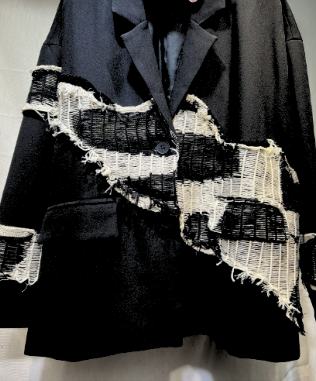 distressed-style mesh paneling jacket EN3229