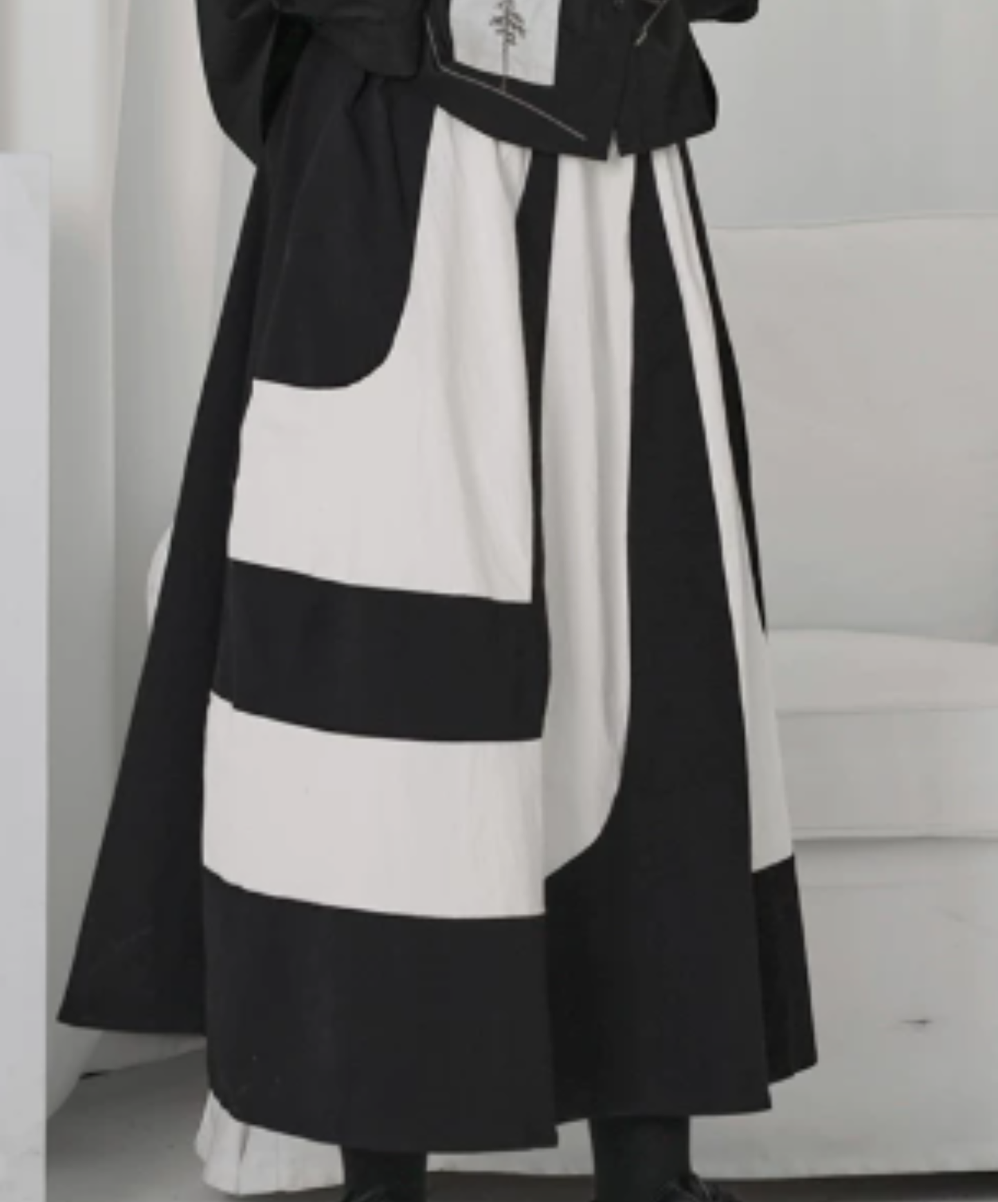 high-contrast irregular patchwork design skirt EN3087