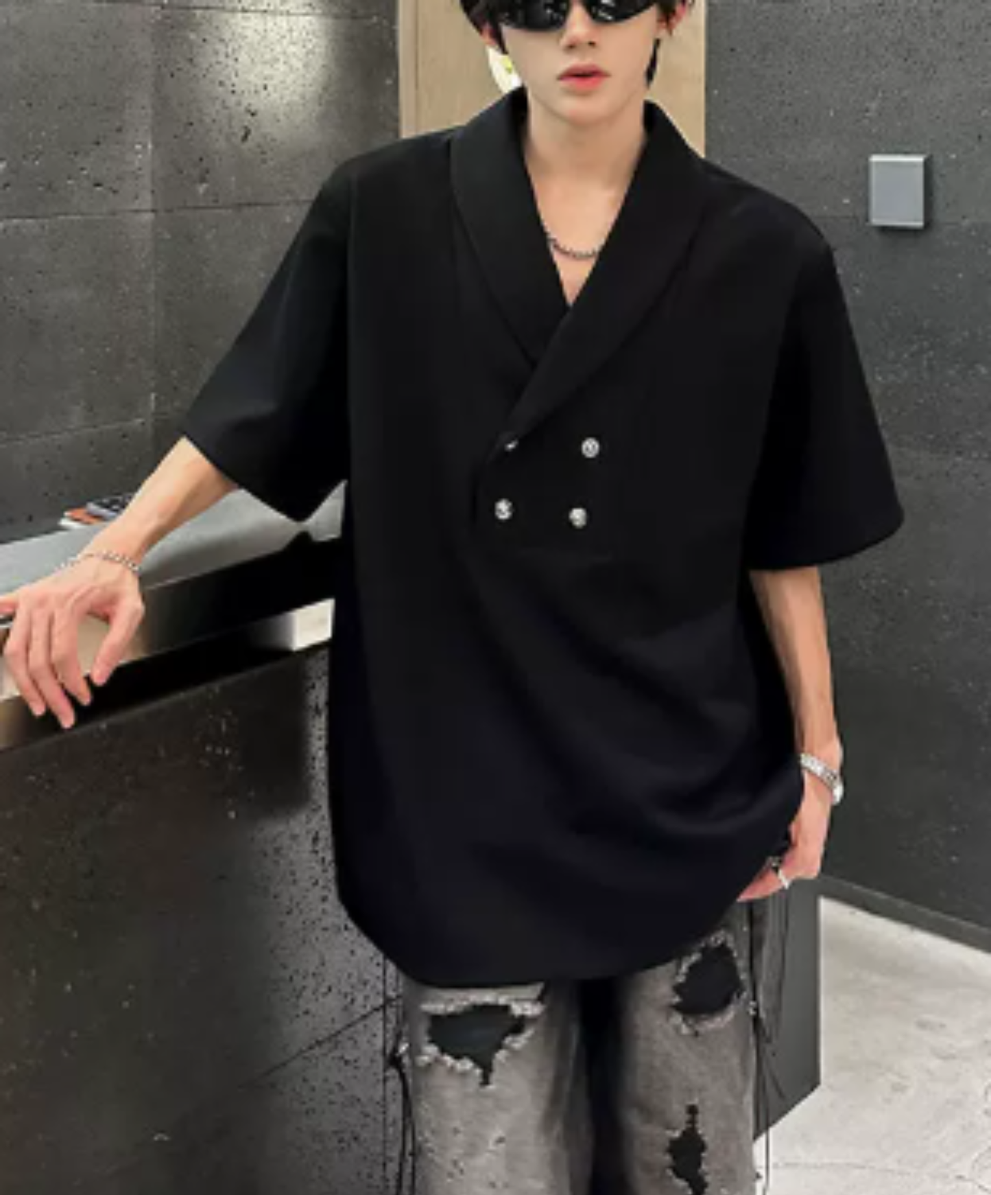 v-neck with stud embellishment t-shirt EN3033