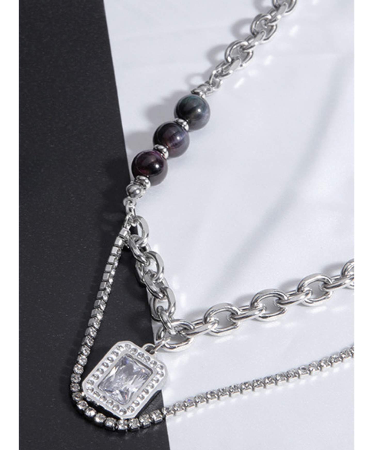 square clear stone x black round beads necklace EN2740