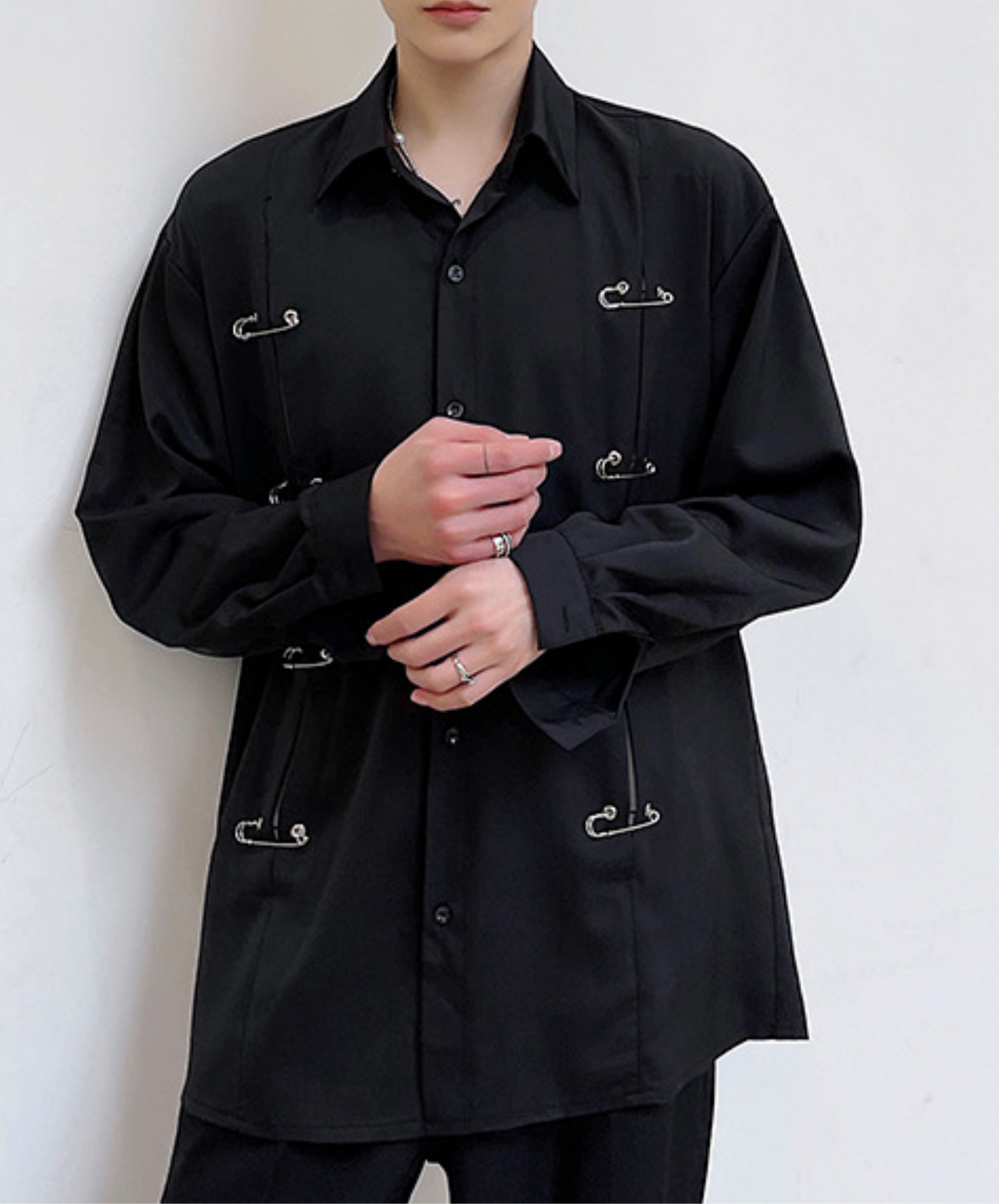 dark metal pin decorative slit shirt EN2783