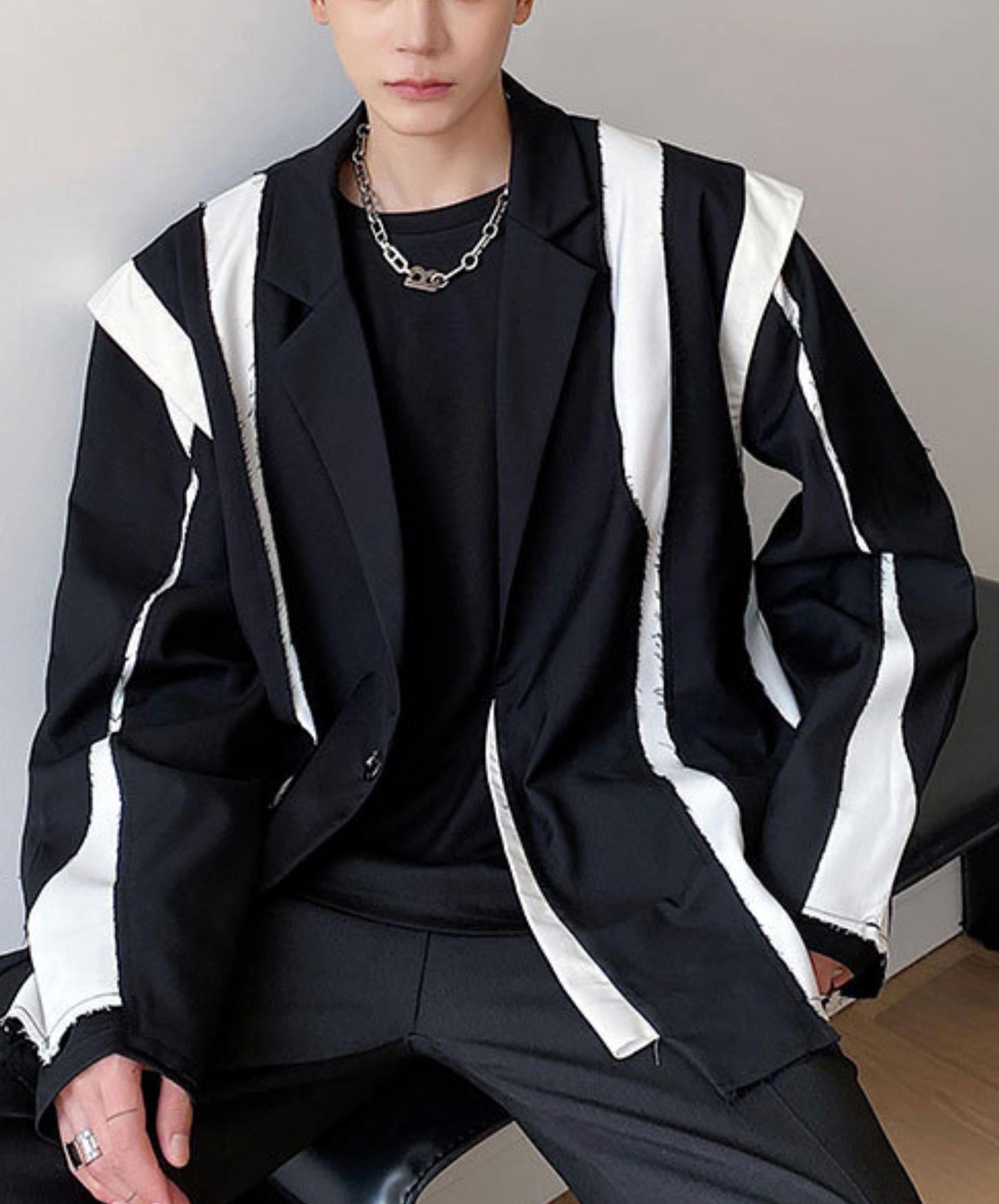 monotone patchwork with fuzzing jacket EN2695