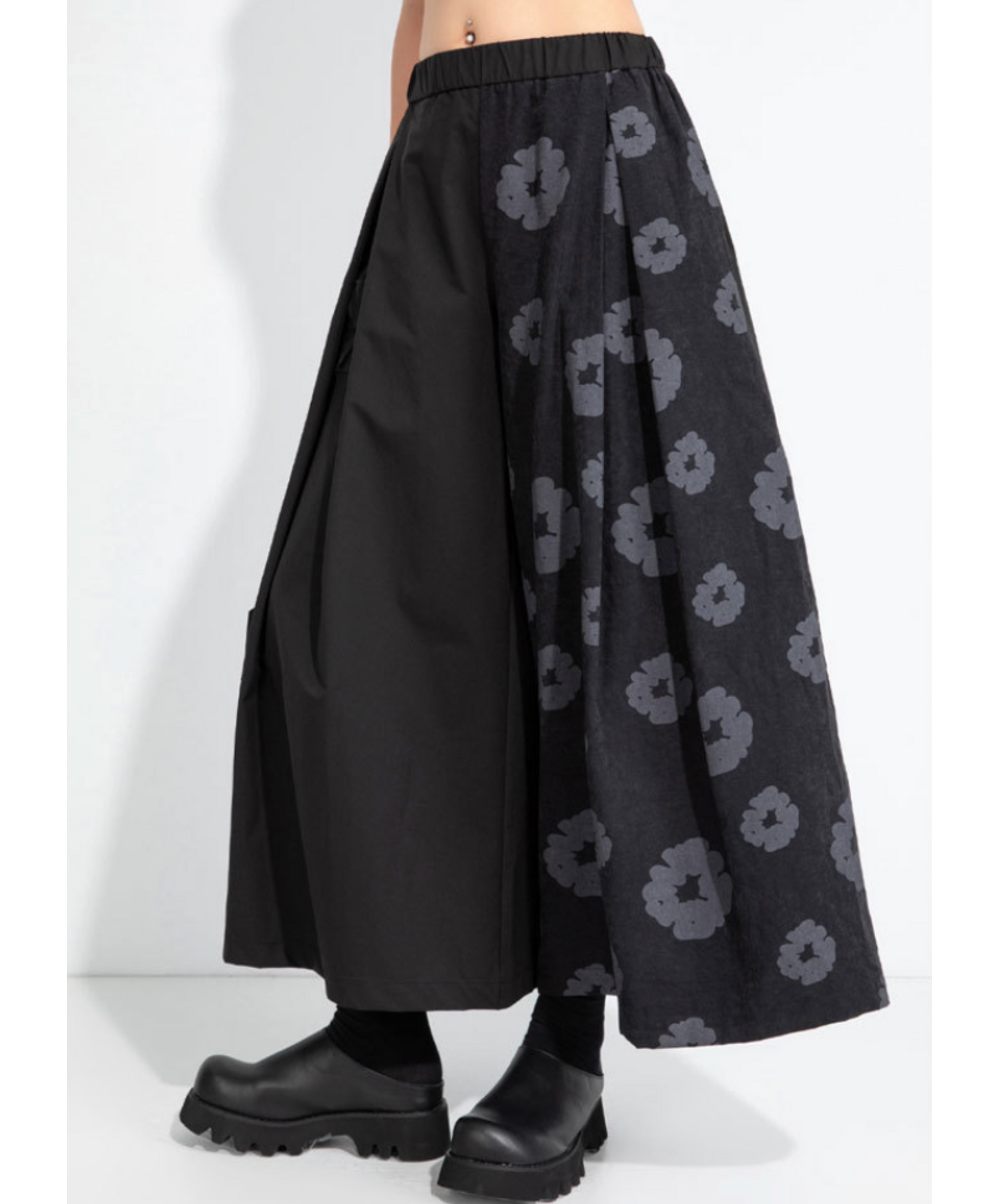 floral motif 3/4 length pants EN2487