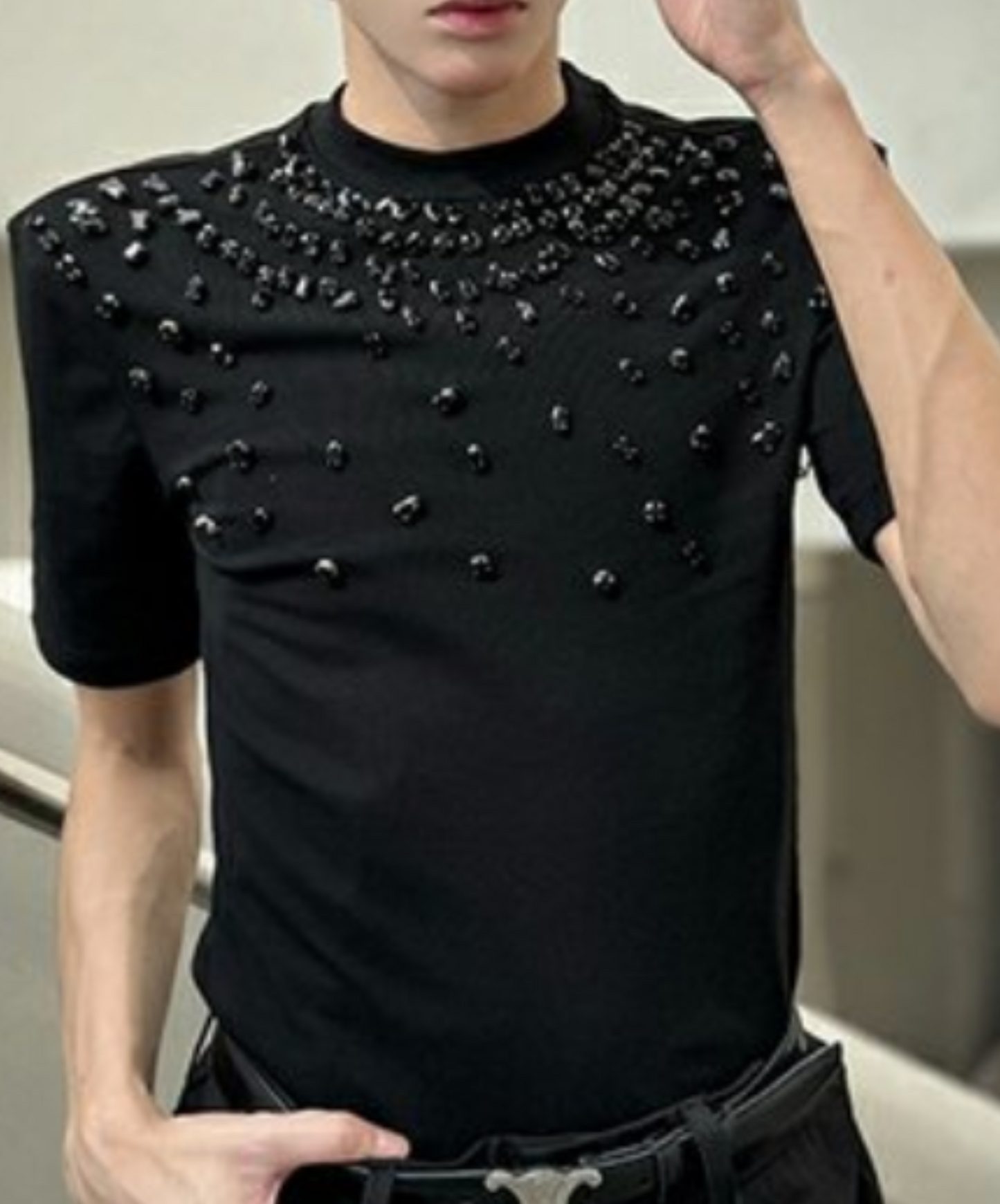 randomly decorated slim shoulder t-shirt EN2069