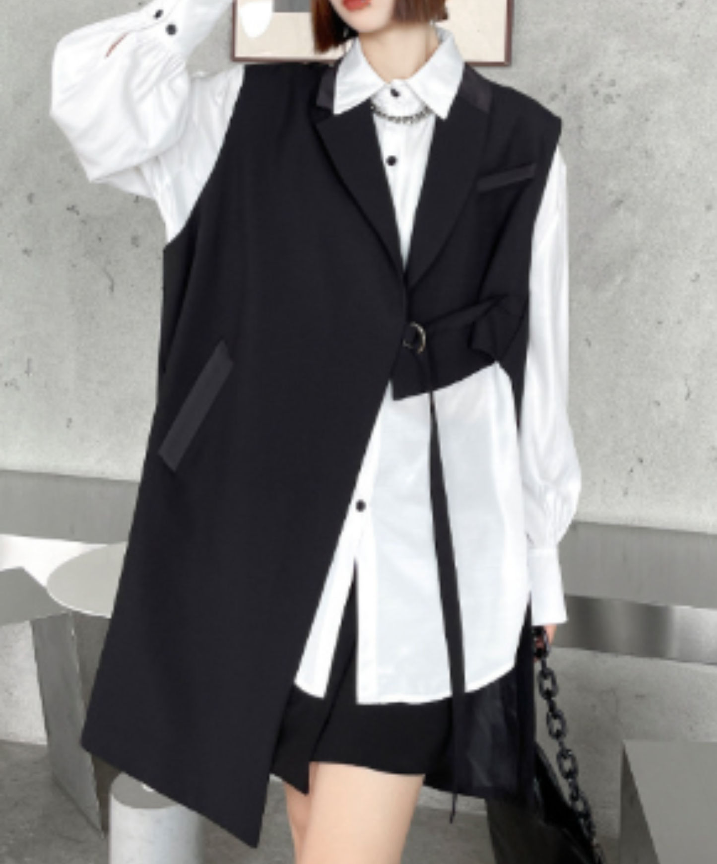 dark artistic and irregular designs vest EN2981