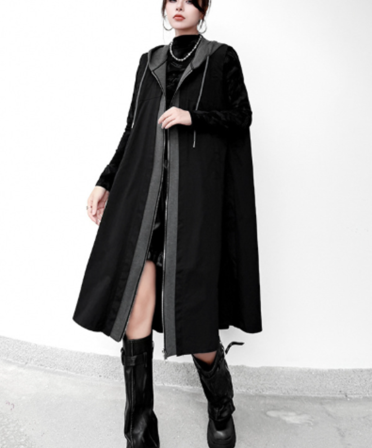 hooded design with layered-look paneling vest  EN3178