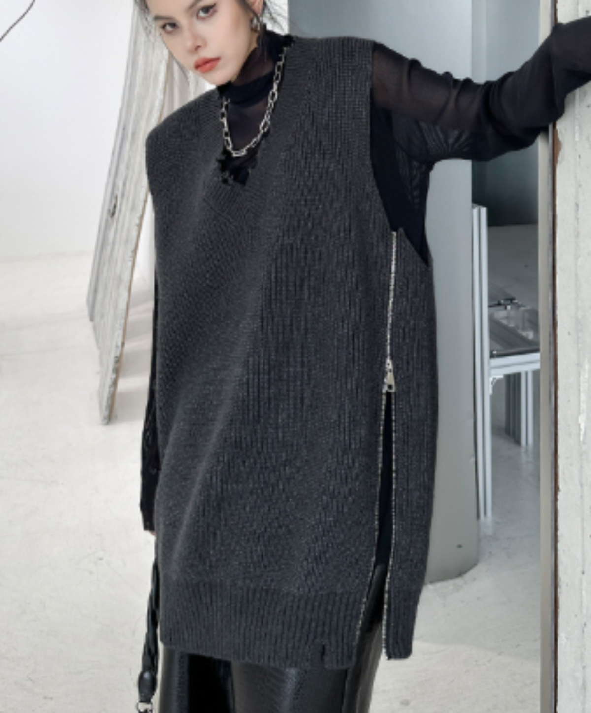 loose-fitting v-neck top side zips sweater EN3155