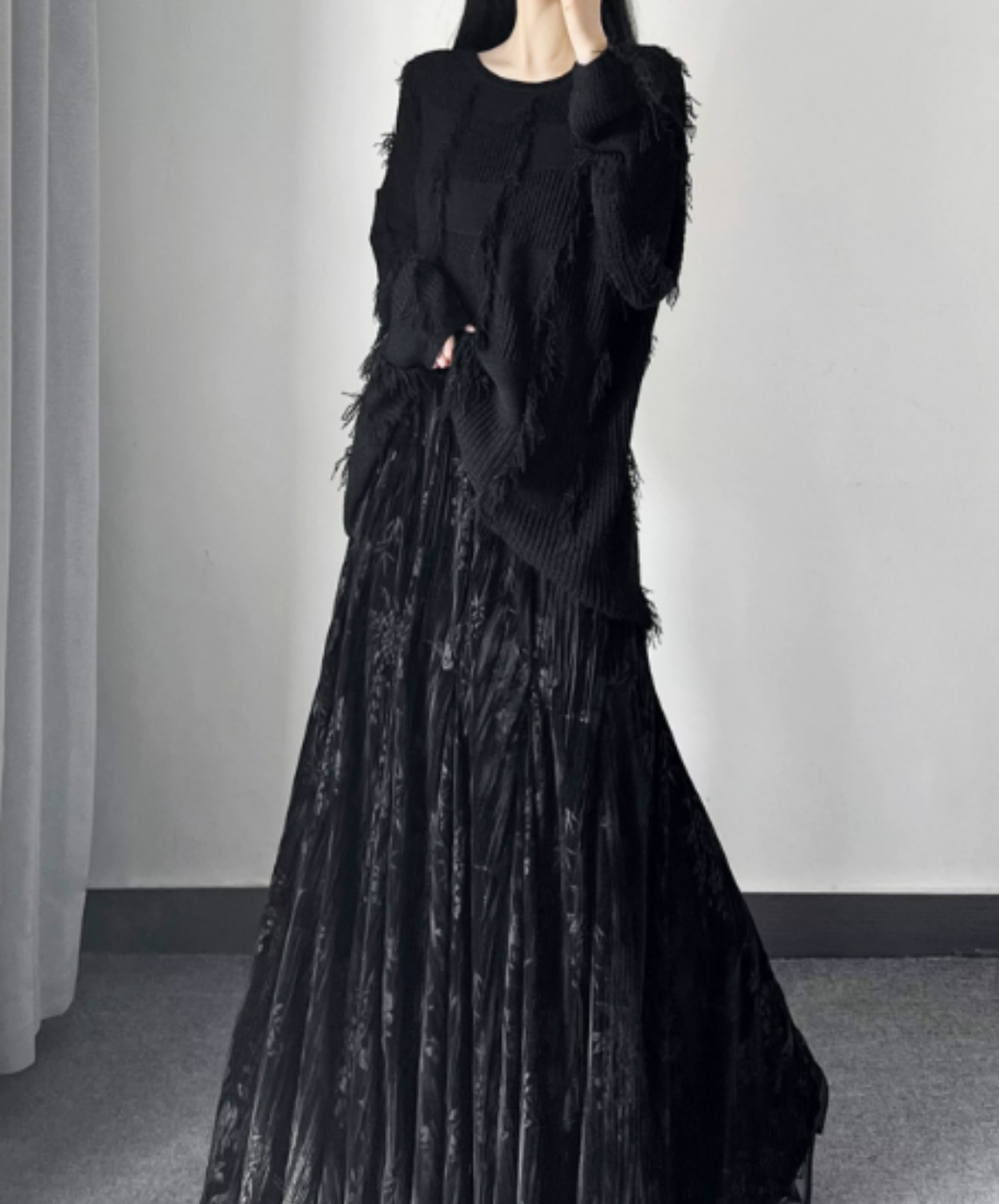 loose-fit design with 3d fringe detailing sweater EN3158