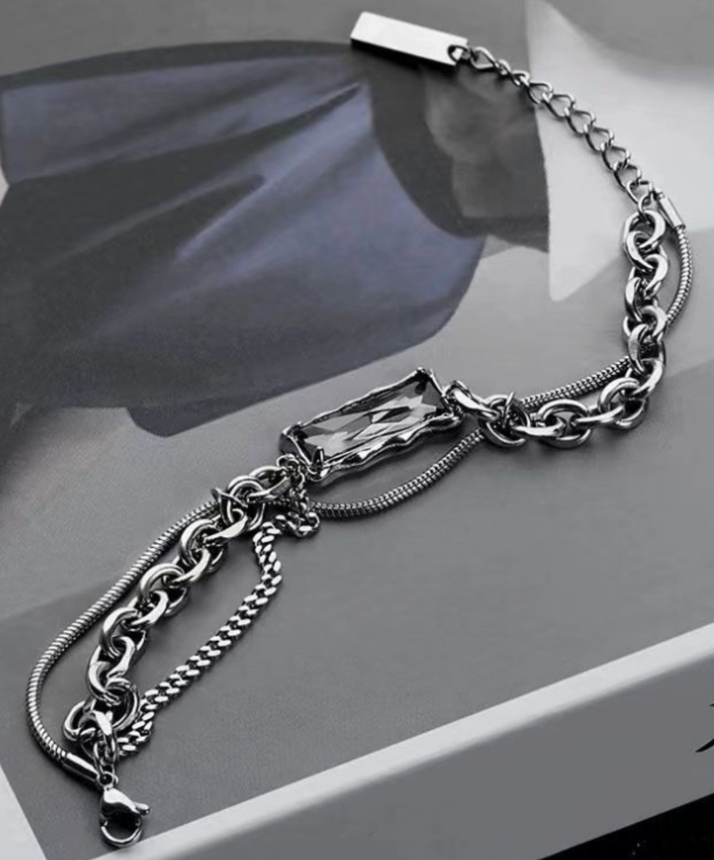three types of chains with stones bracelet EN2758