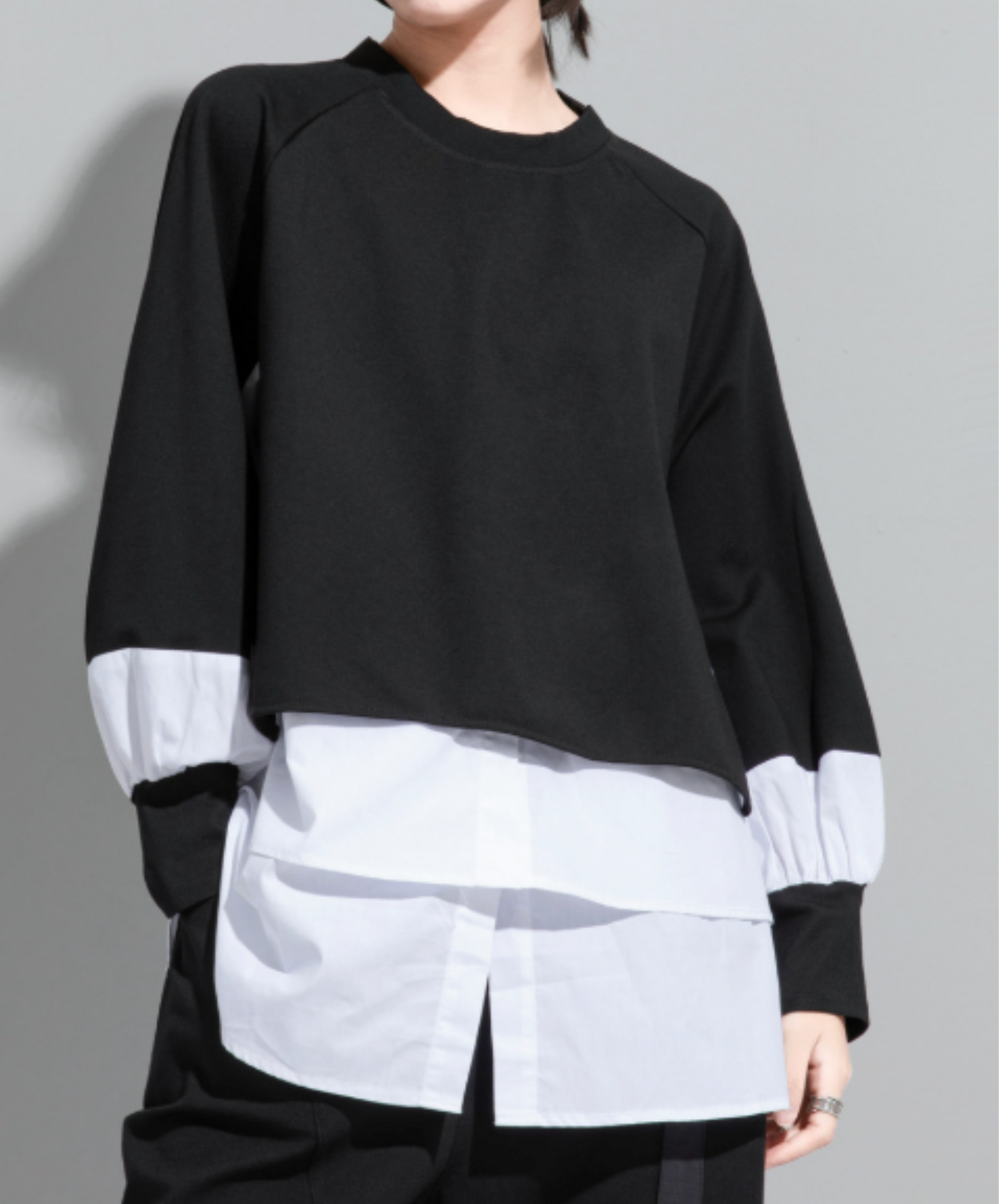 dark layered-look round collar sweatshirt EN2785