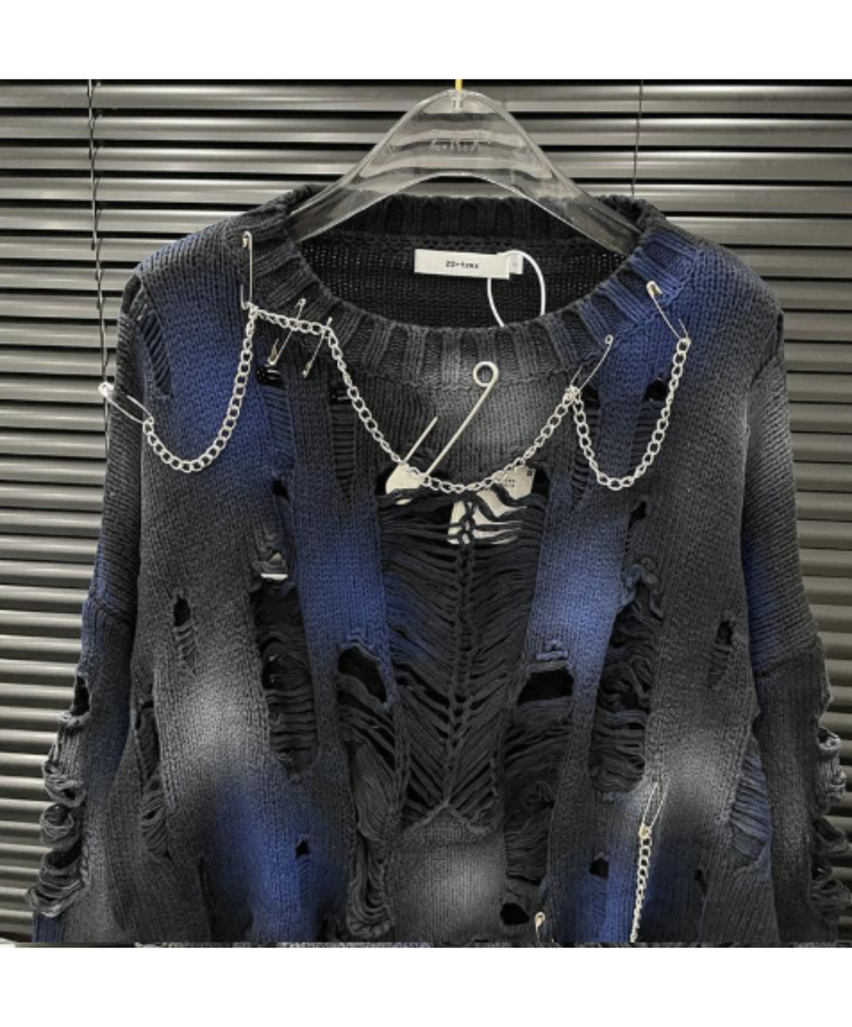 distressed chain & safety pin decoration sweater EN3141