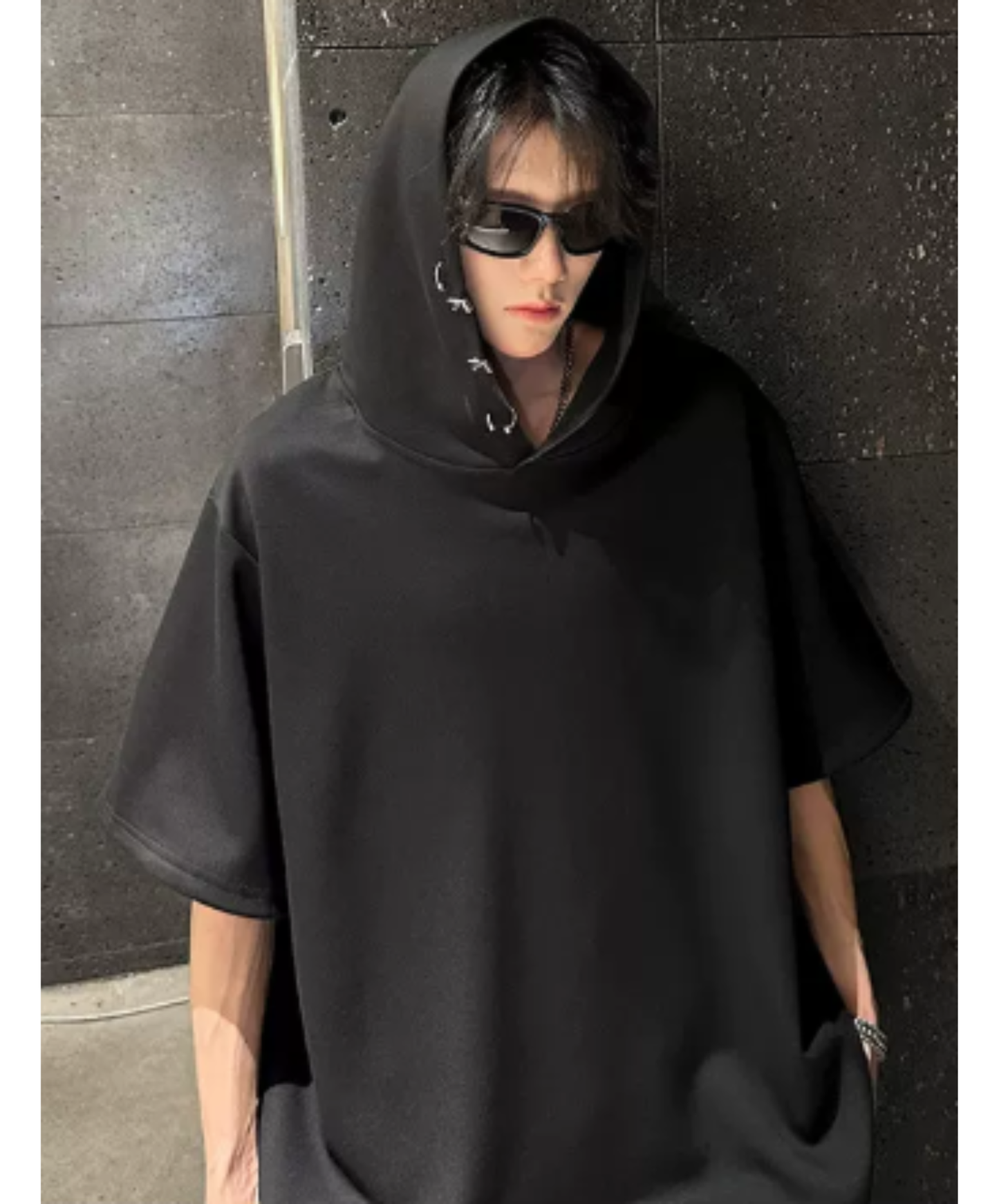 loose silhouette with metal embellishments hoodie EN2980