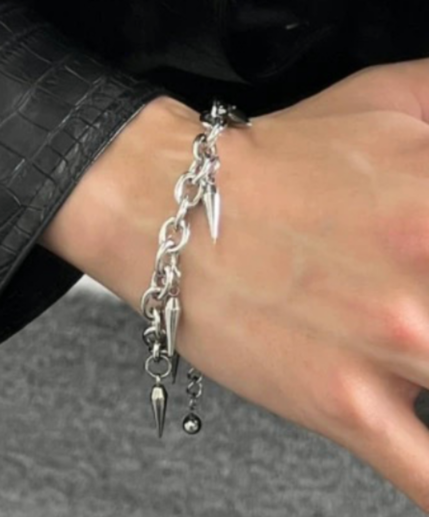 pointed rivet chain bracelet EN2661