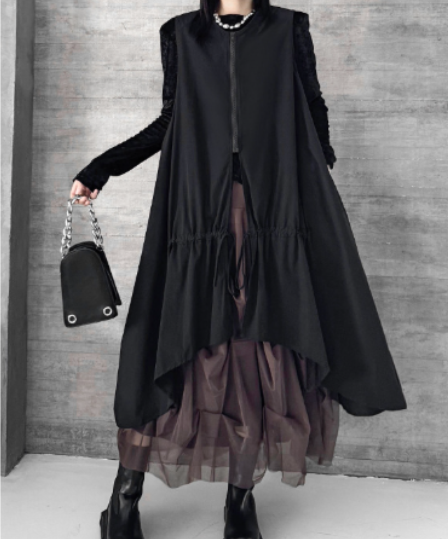 asymmetrical design, relaxed fit vest EN2969