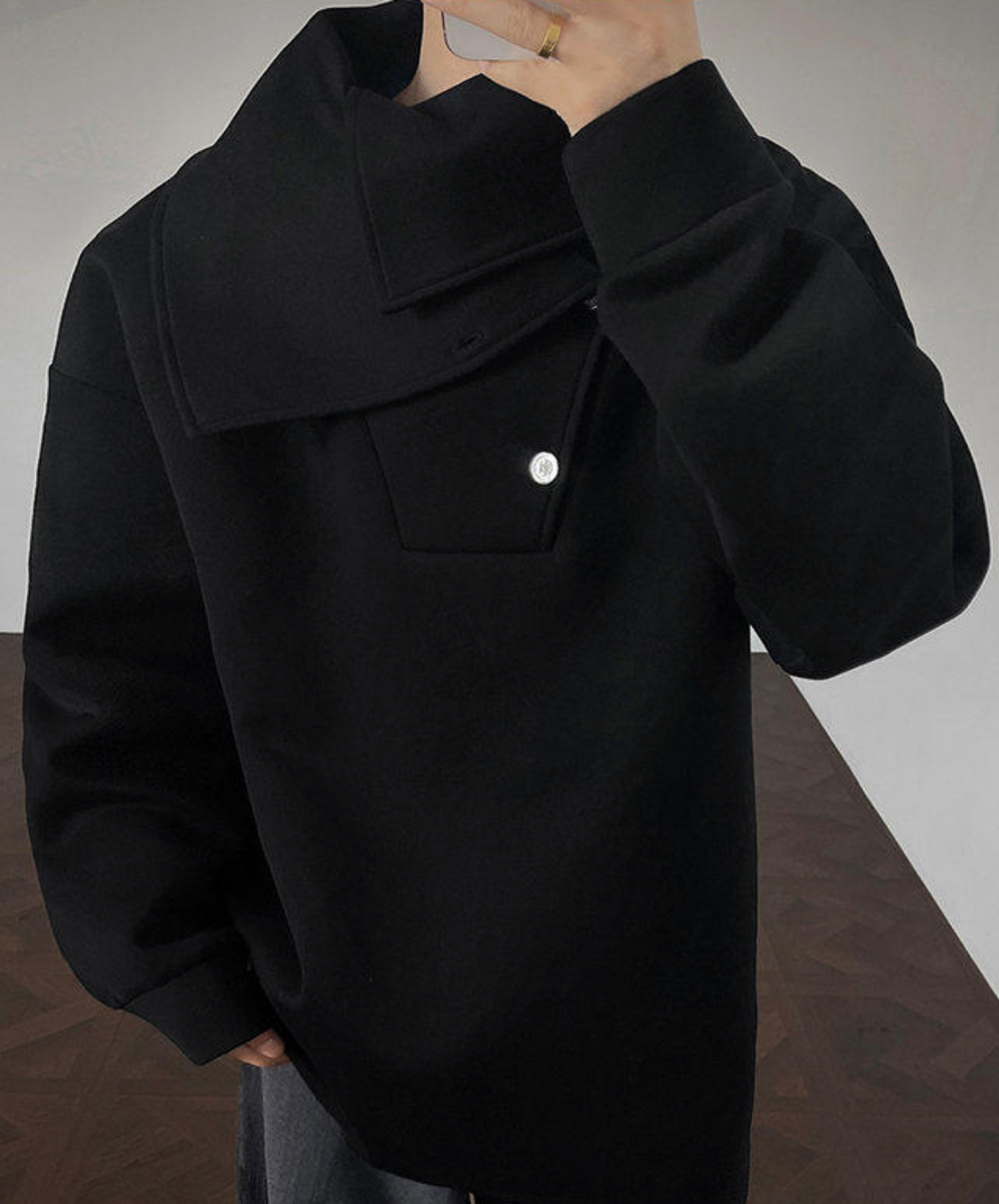 dark diagonal opening button collar sweatshirt EN2638