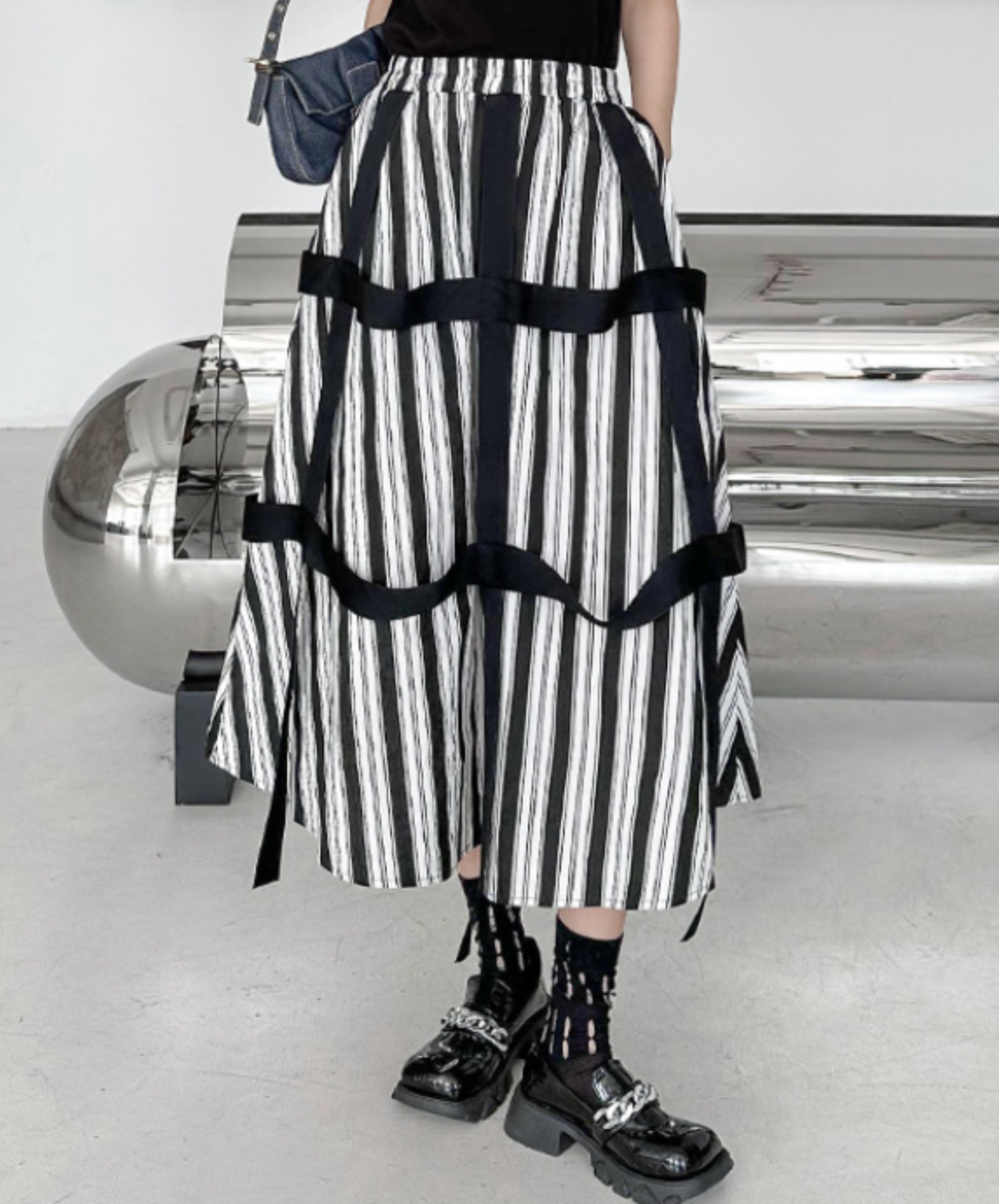 wide belt with decorative stripes skirt EN2839