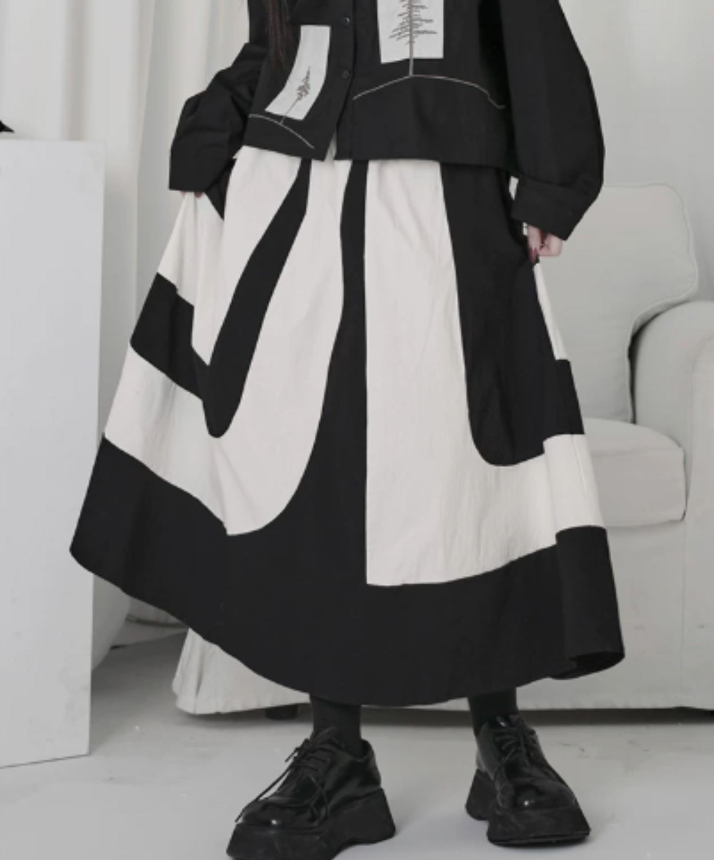 high-contrast irregular patchwork design skirt EN3087