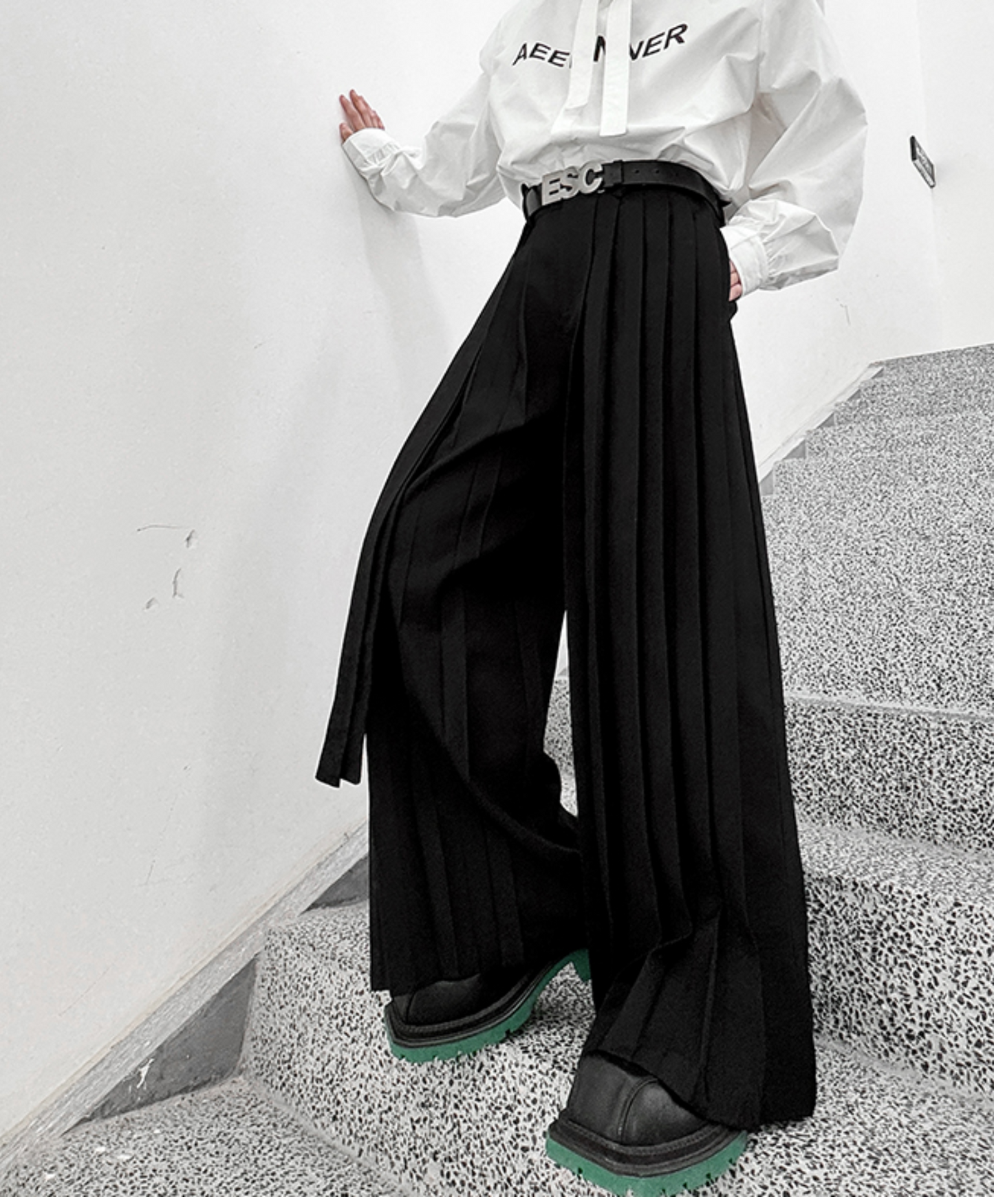 dark pleated wide pants EN1880