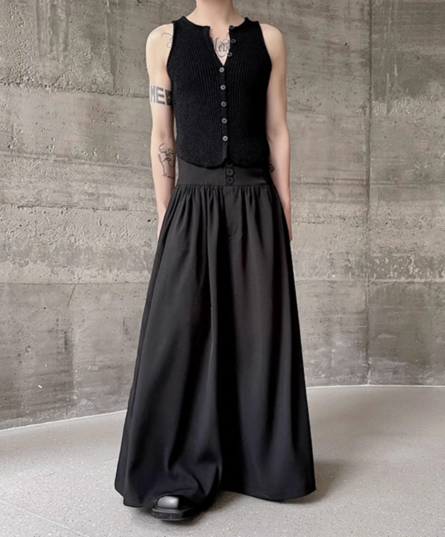 dark wide silhouette pants EN1855