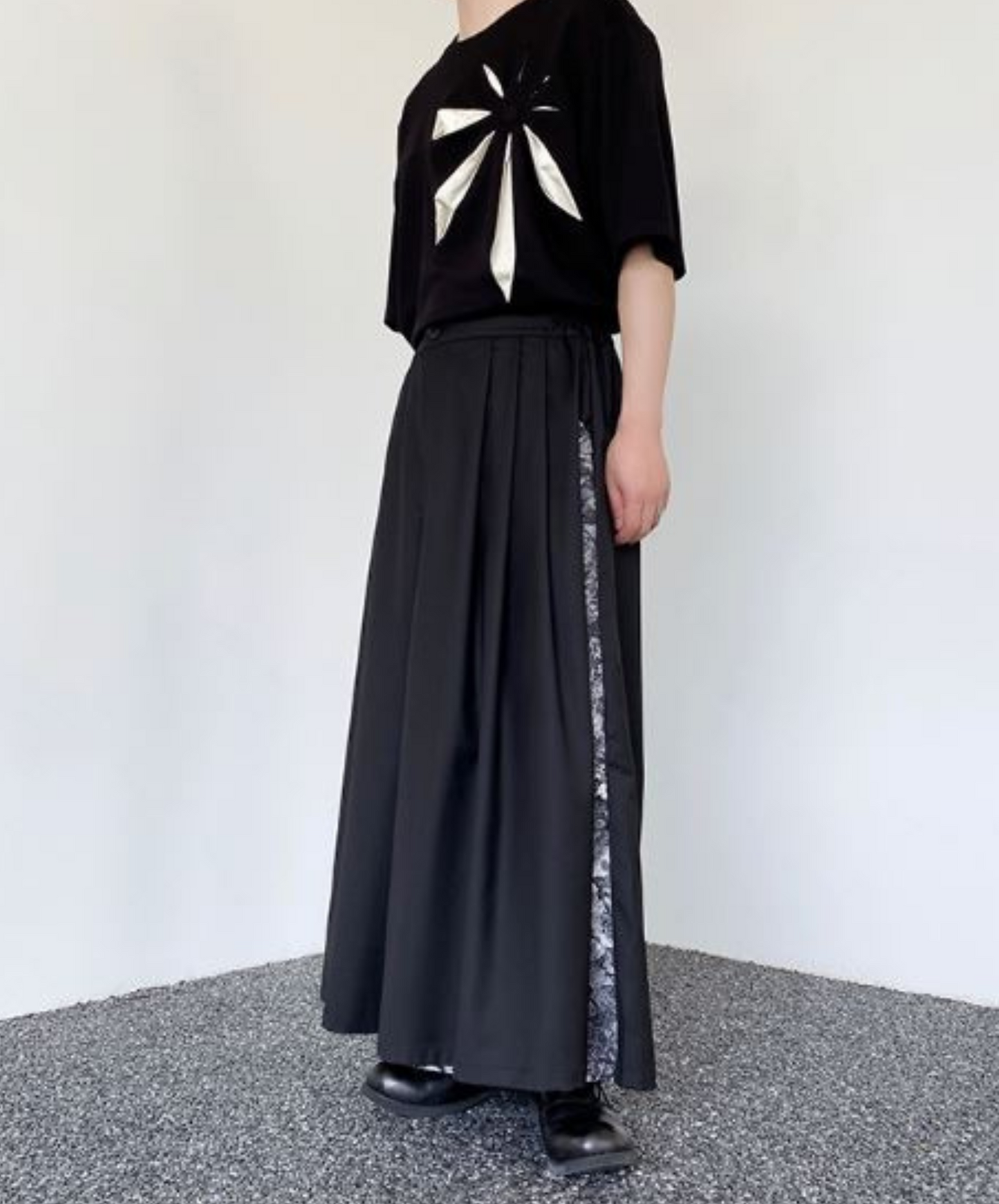dark japanese style floral print wide pants EN946