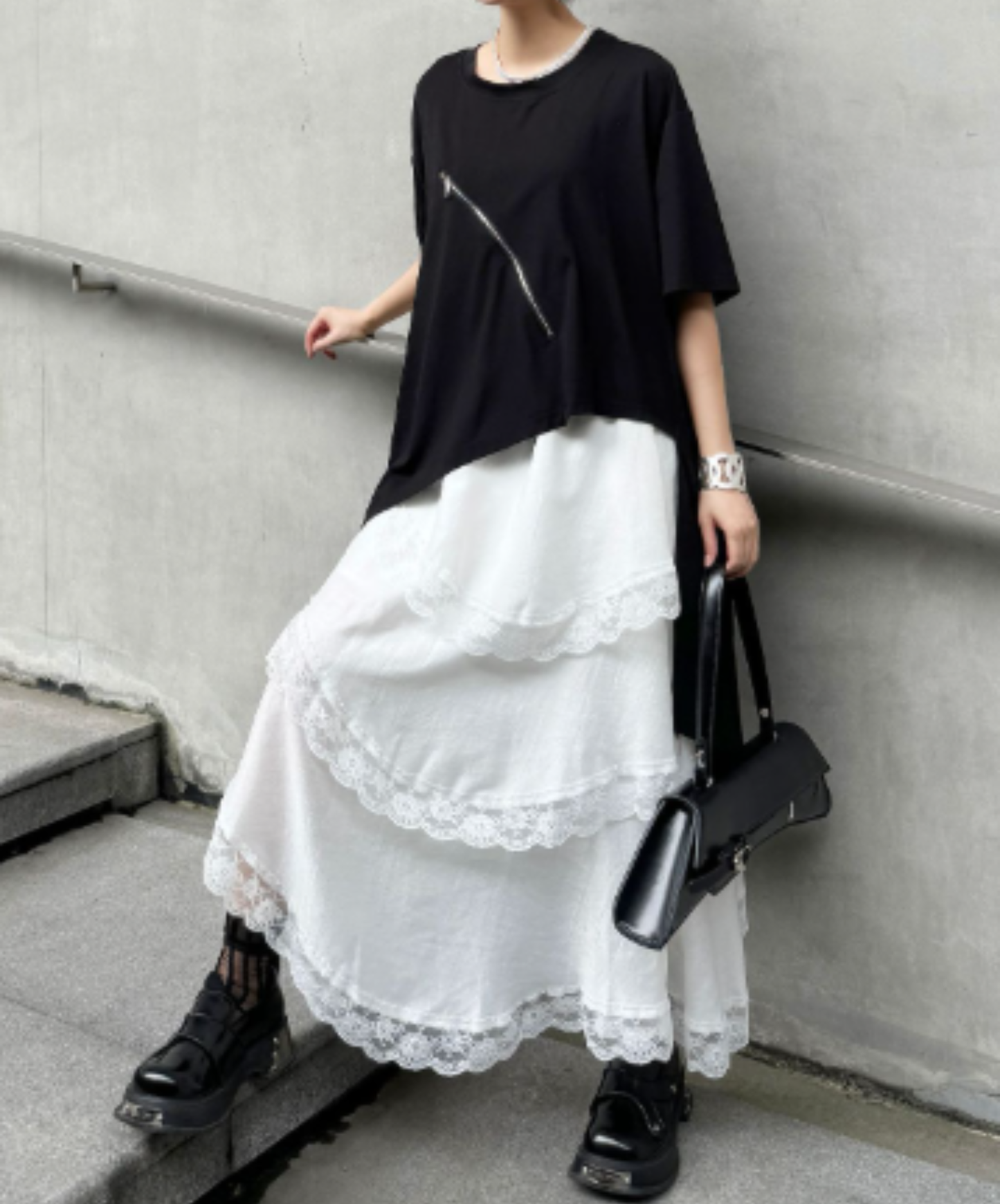 Irregular design mid-length t-shirt EN2987