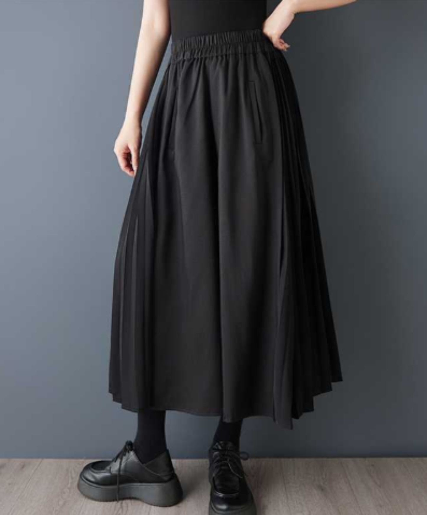 dark-toned pleated cropped trousers wide pants EN3048