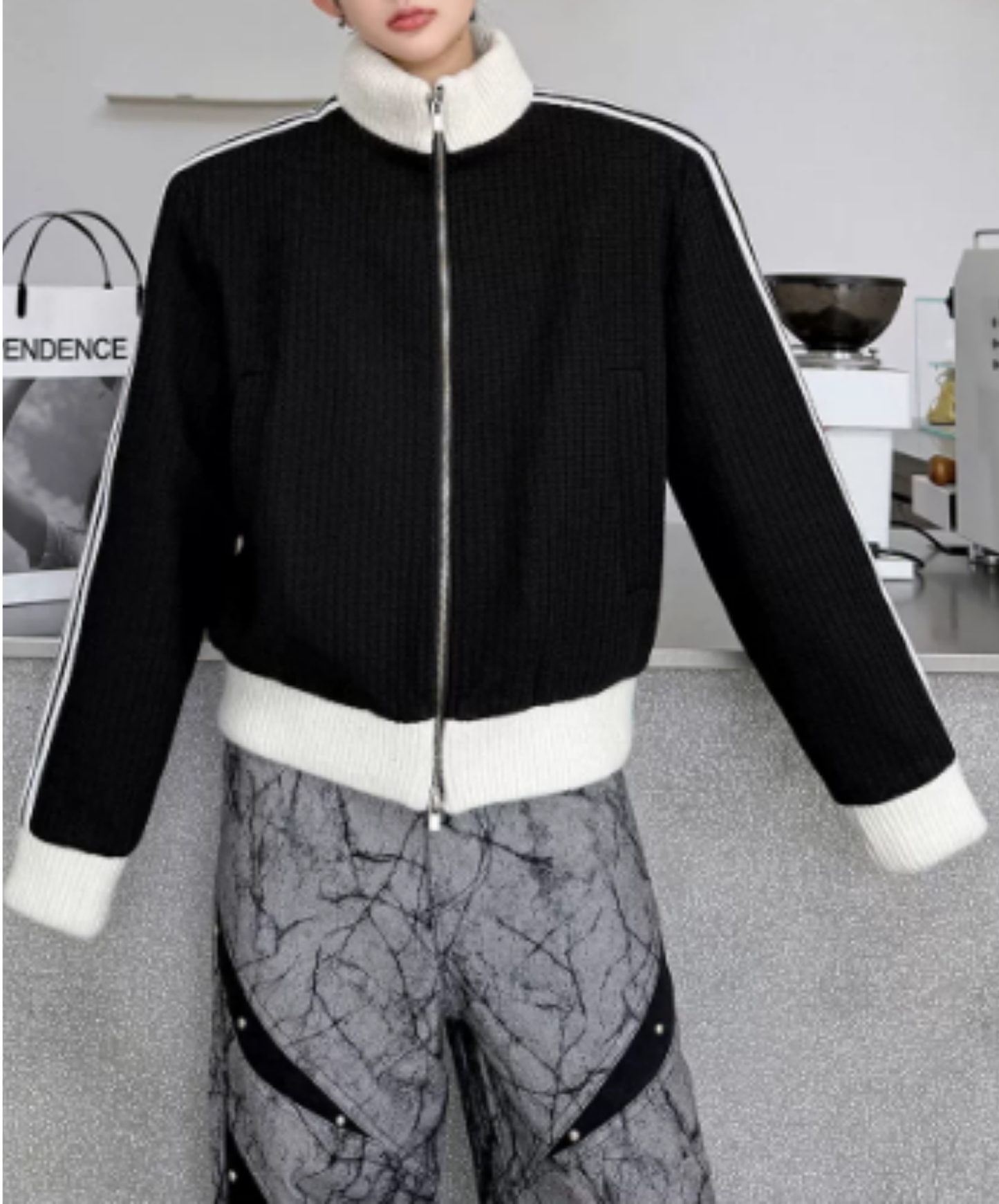 stand-collar sporty style with side stripes jacket EN3159