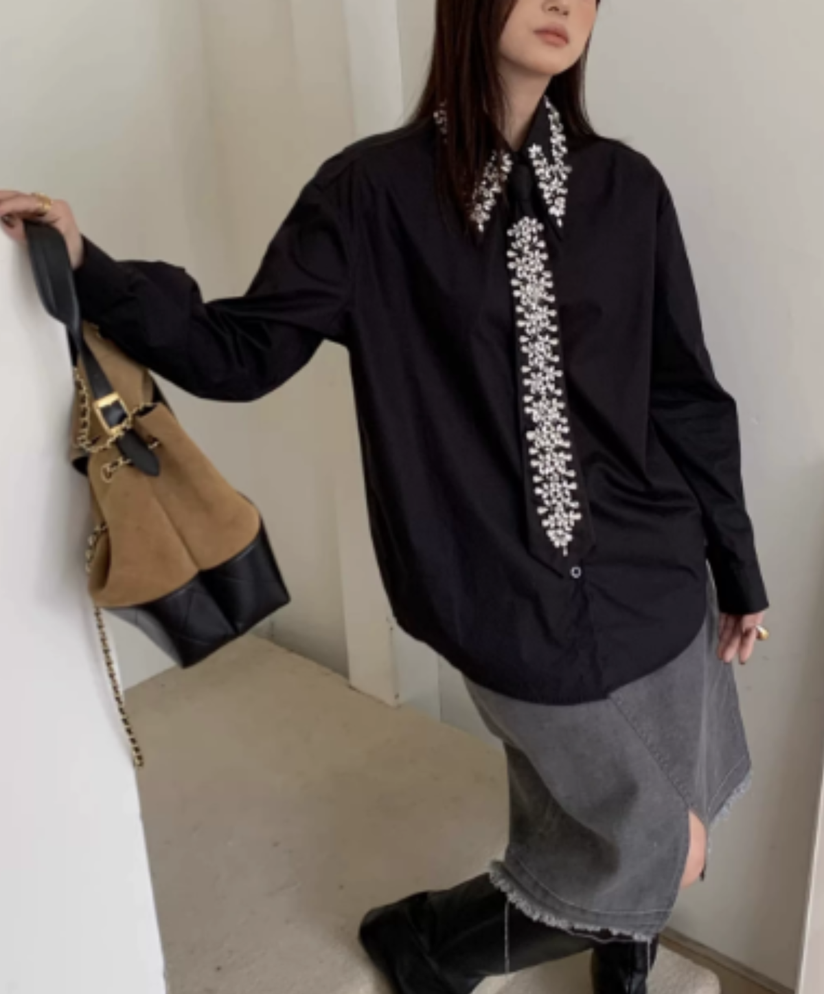 jewel-embellished tie-detail dress shirt EN3198