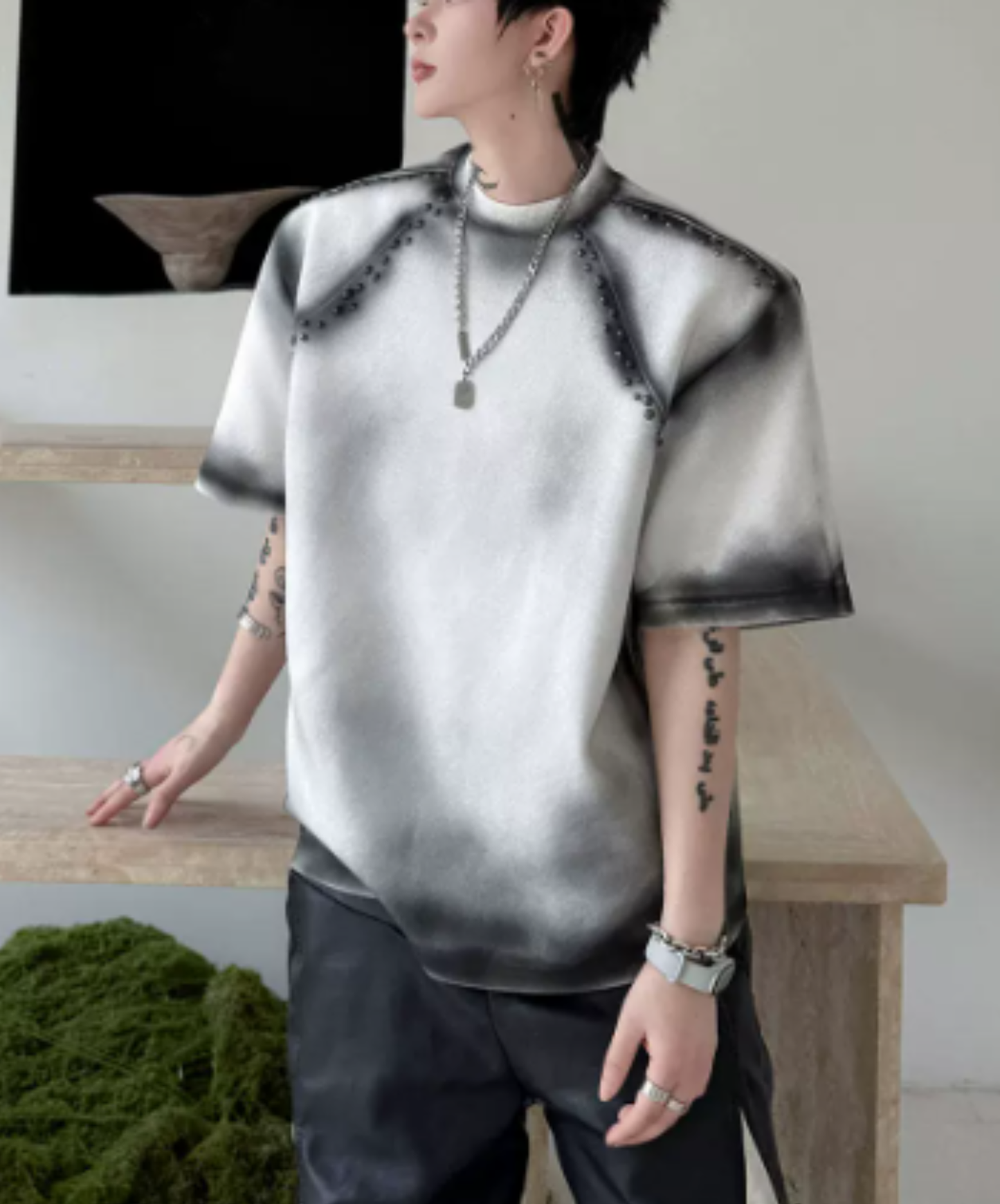 gradient with rivet decoration t-shirt EN2874