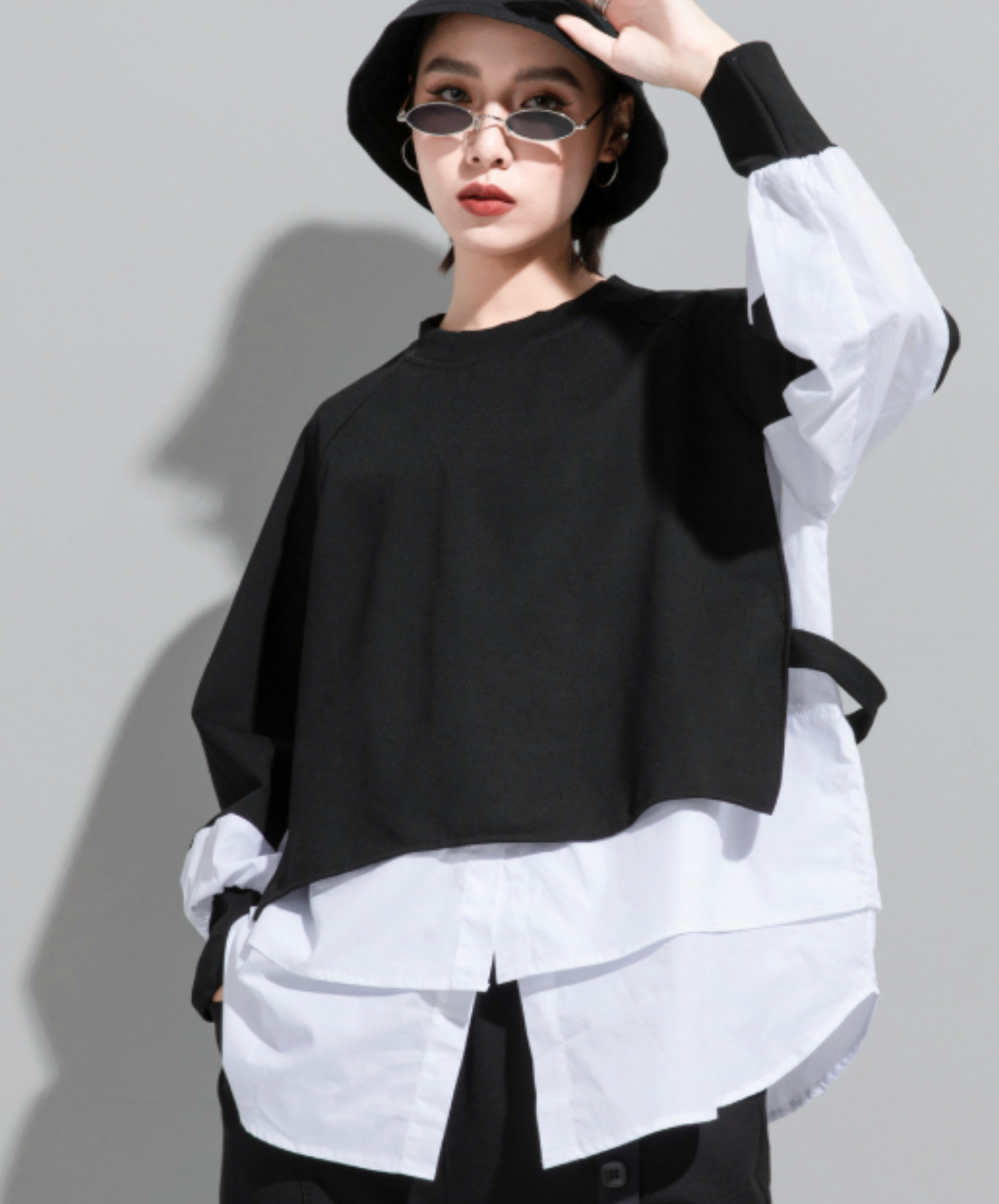 dark layered-look round collar sweatshirt EN2785