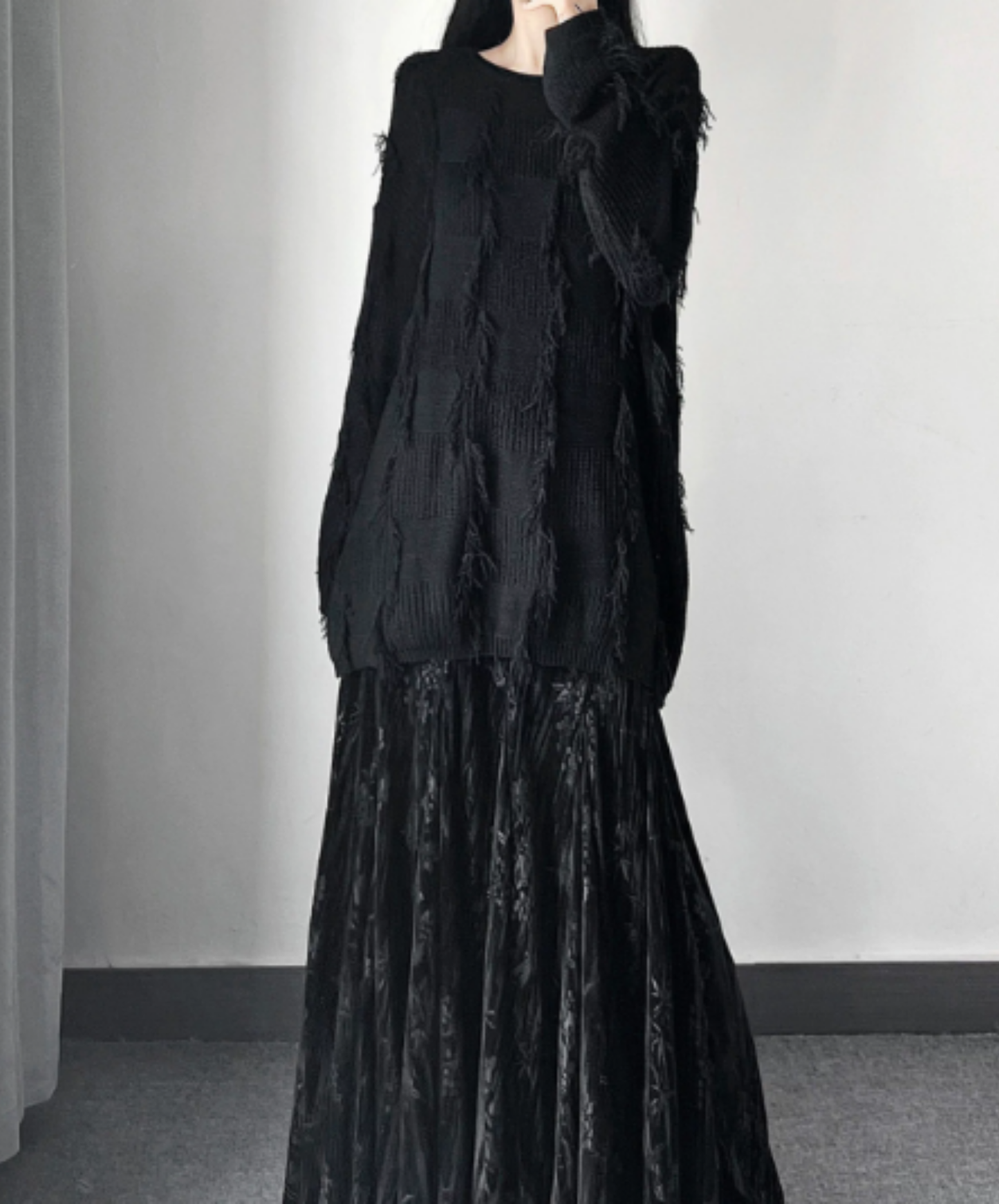 loose-fit design with 3d fringe detailing sweater EN3158