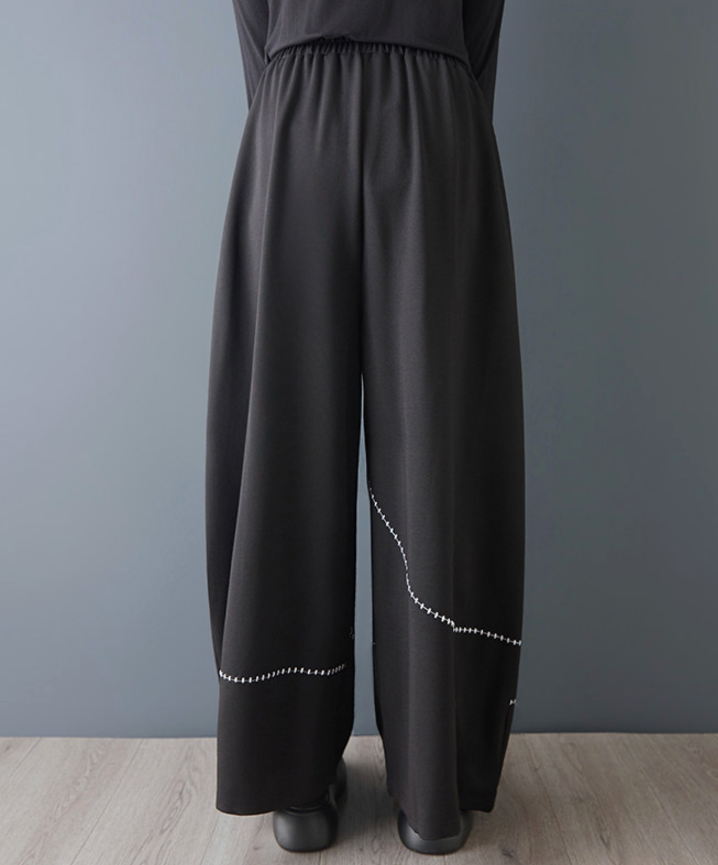 dark embroidery color block wide pants EN2728
