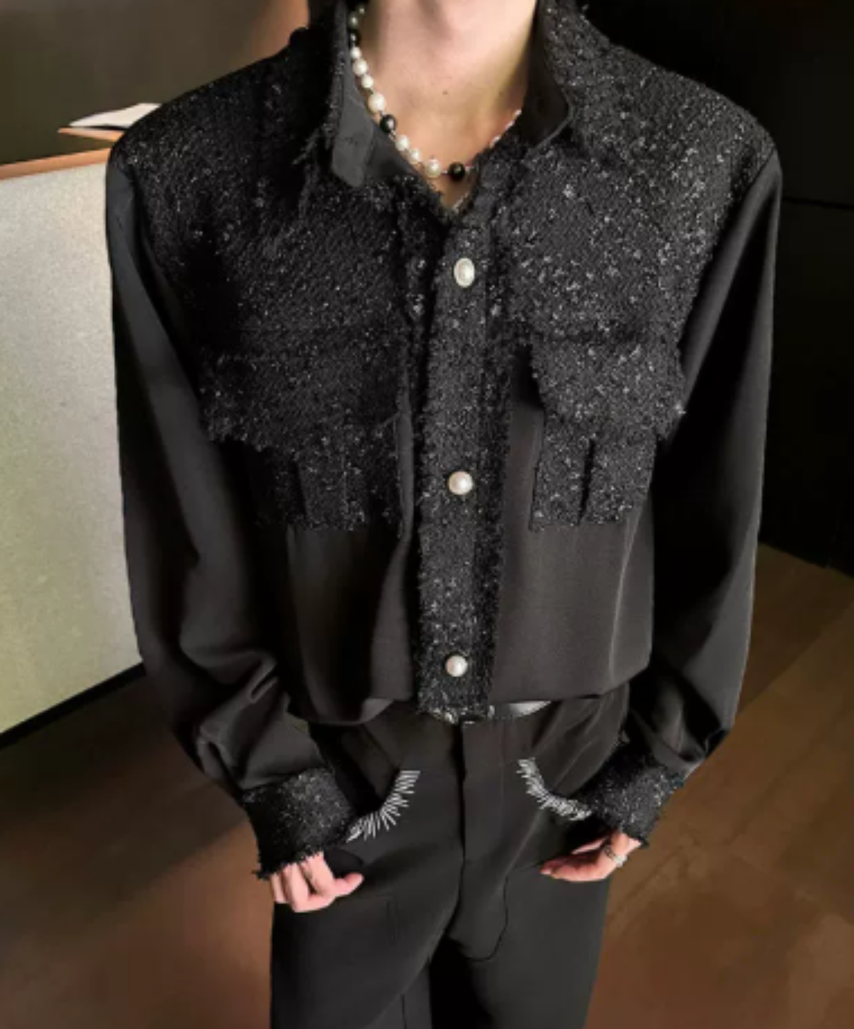decorative panel with pearl-effect buttons shirt EN3183