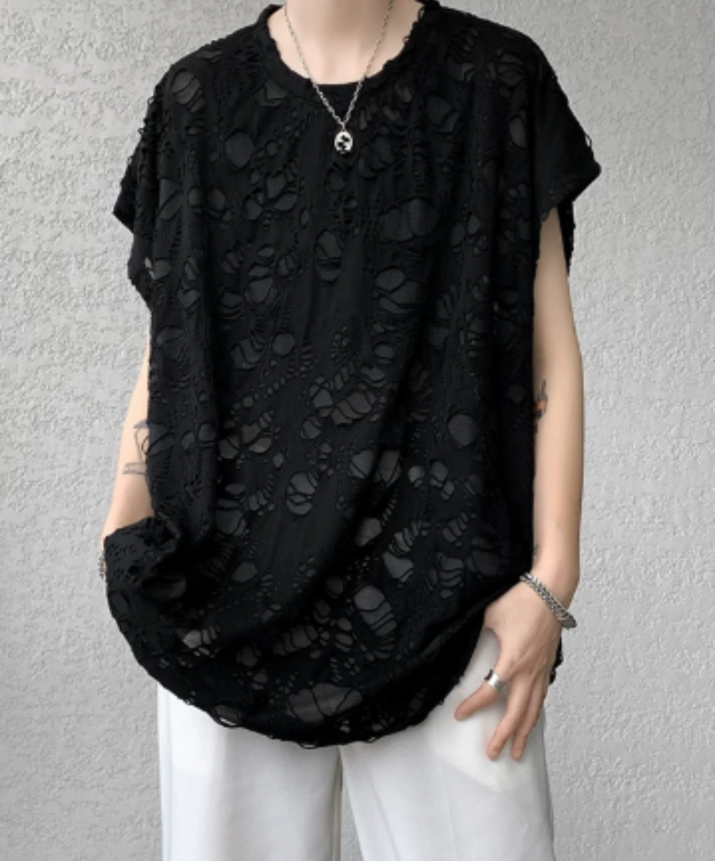 distressed finish, loose silhouette t-shirt EN2938