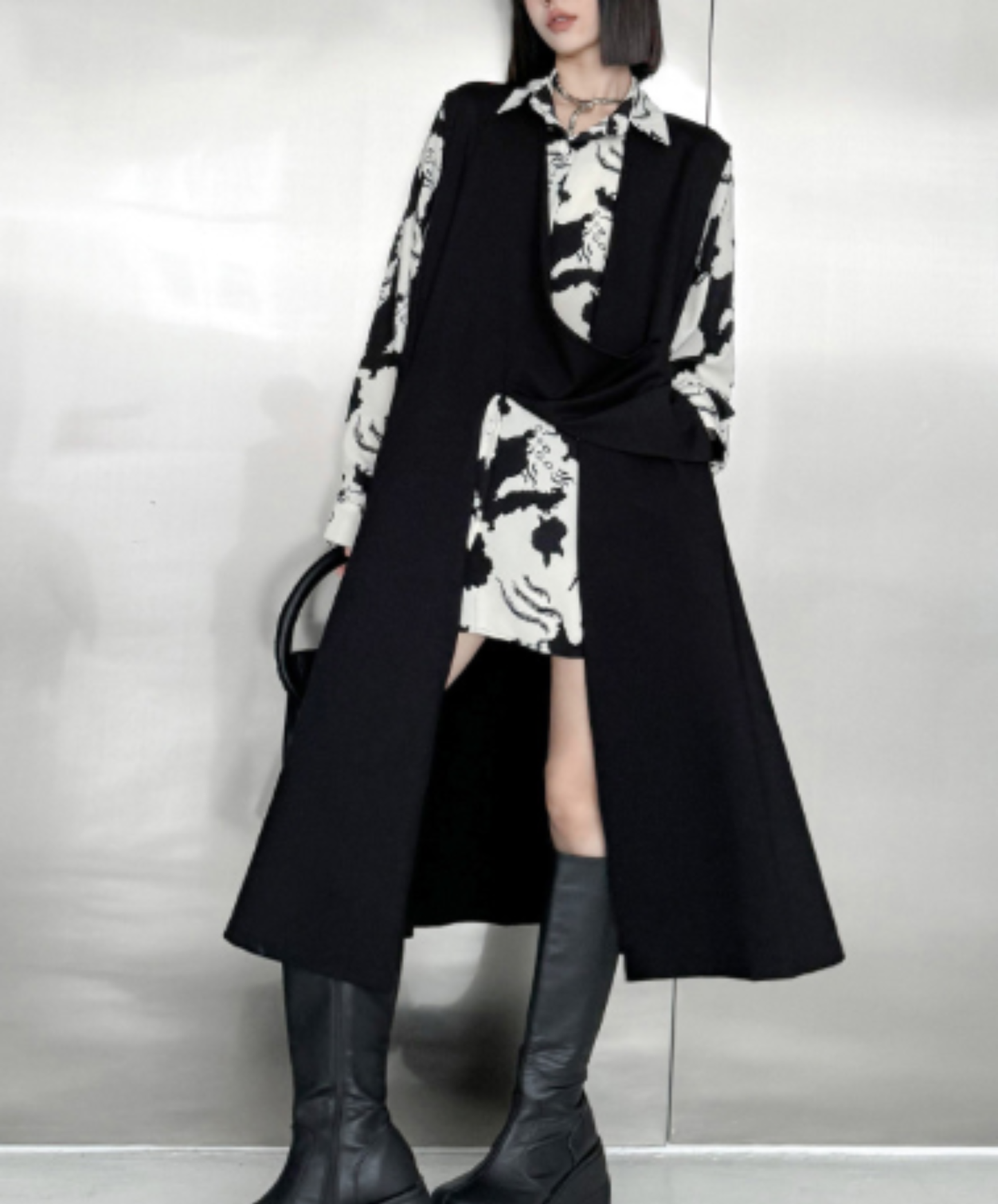 asymmetrical long-length vest  EN3111