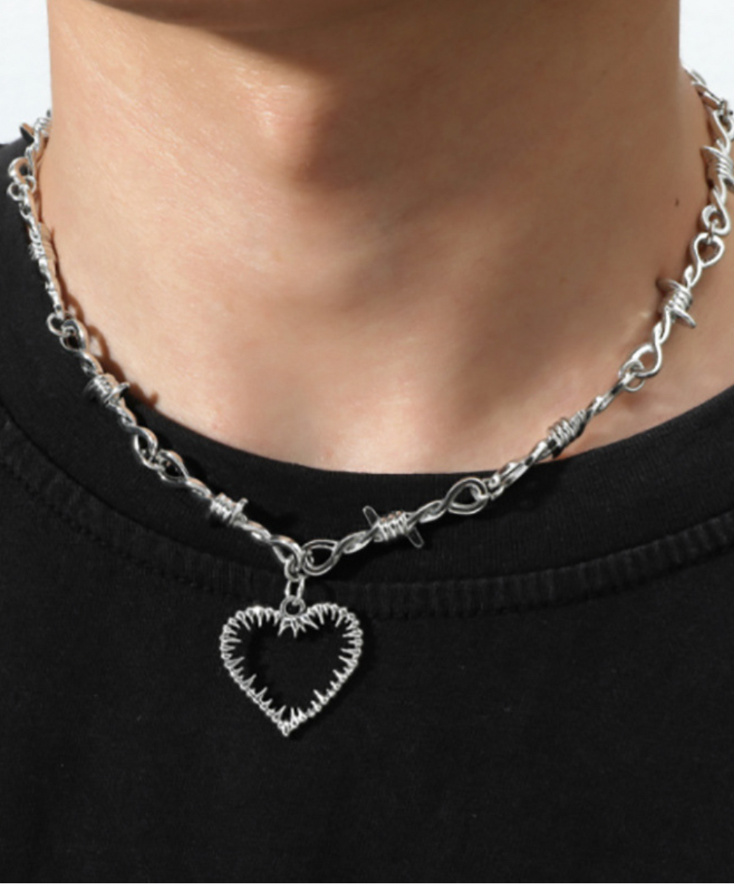 dark thorn x heart necklace EN2279