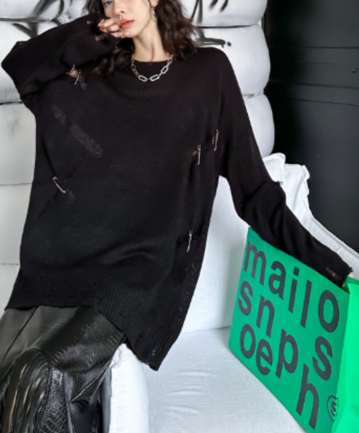 distressed finish with clip detail sweater EN3142