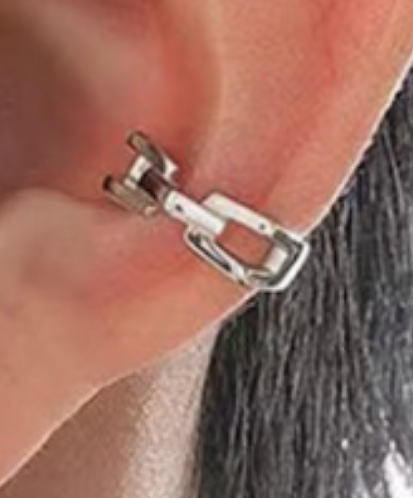 near-future design chain ear cuff EN2773