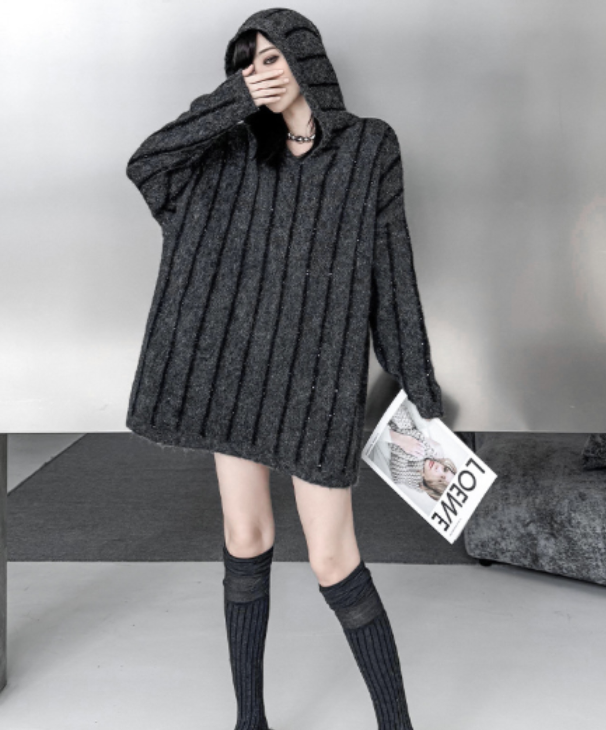 hood design with a striped knit pattern sweater EN3204