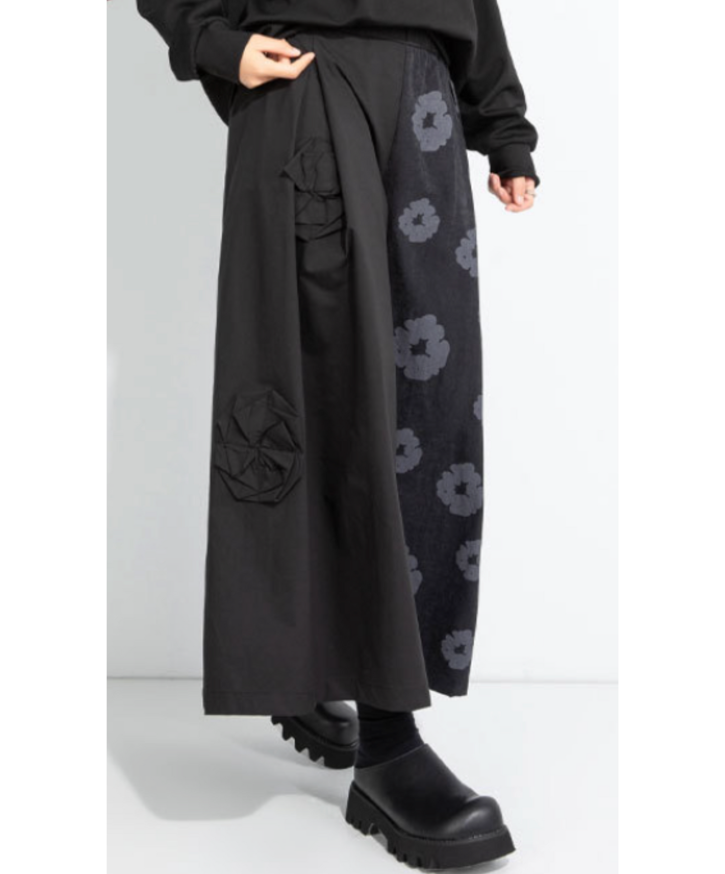 floral motif 3/4 length pants EN2487