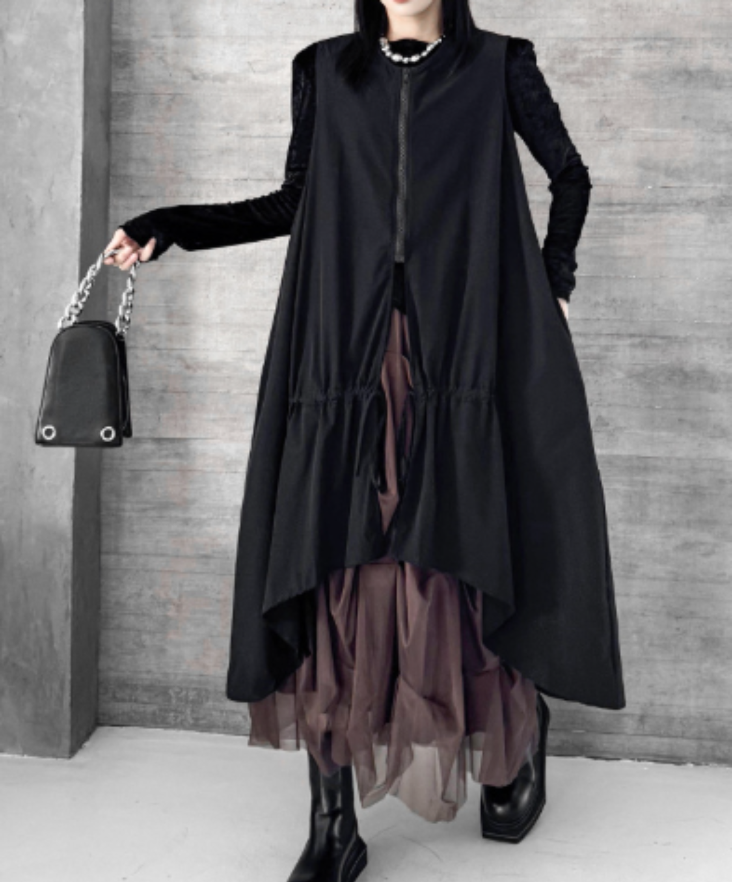 asymmetrical design, relaxed fit vest EN2969