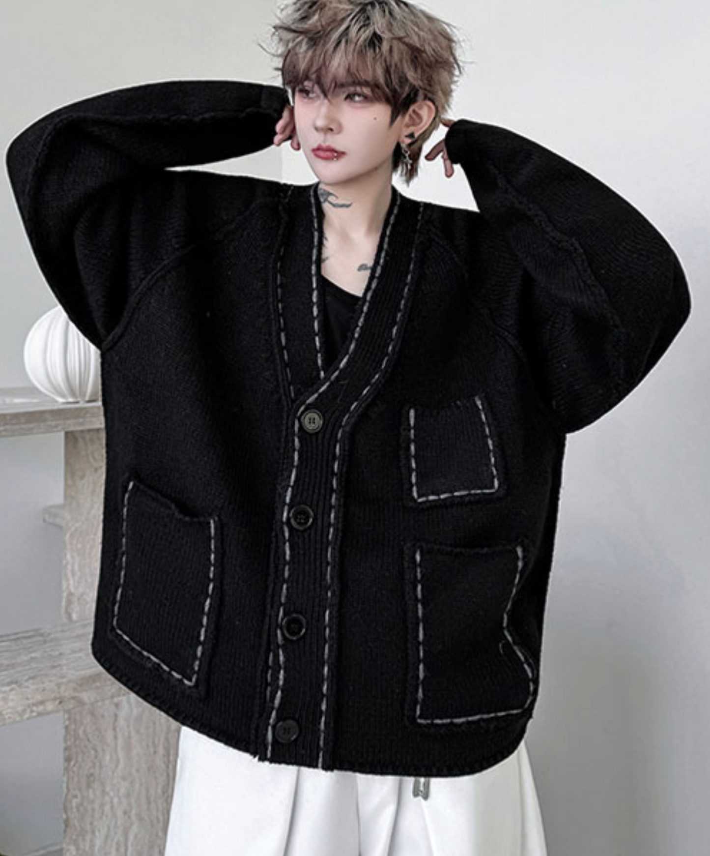 -neck with unique stitching cardigan EN2525