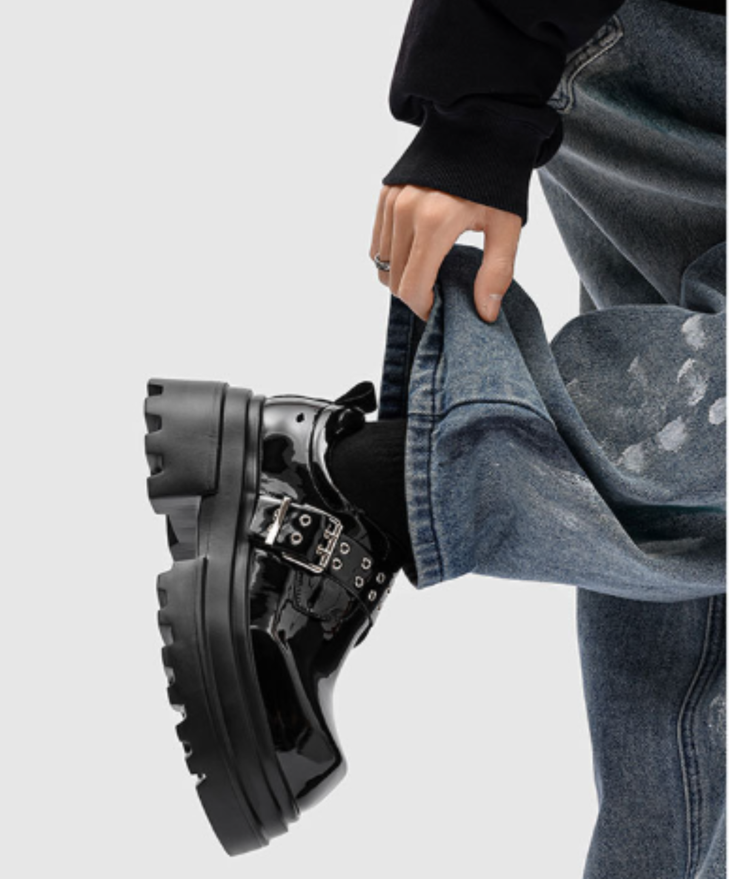 square-toe with belt detail shoes EN3029