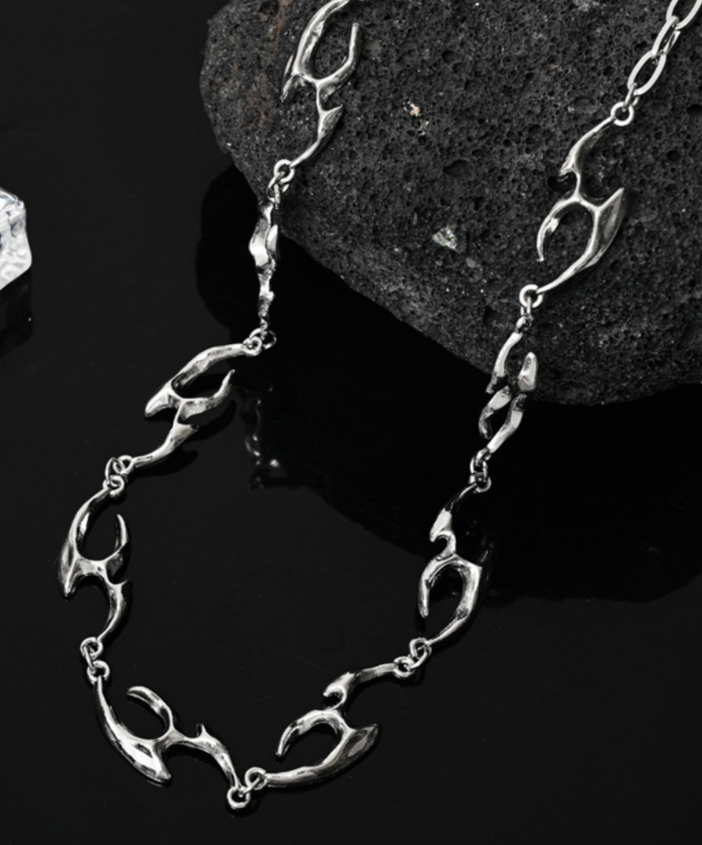 the continuing tides necklace EN2662