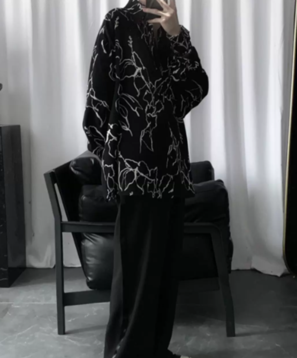 dark loose-fit line art print shirt EN3172