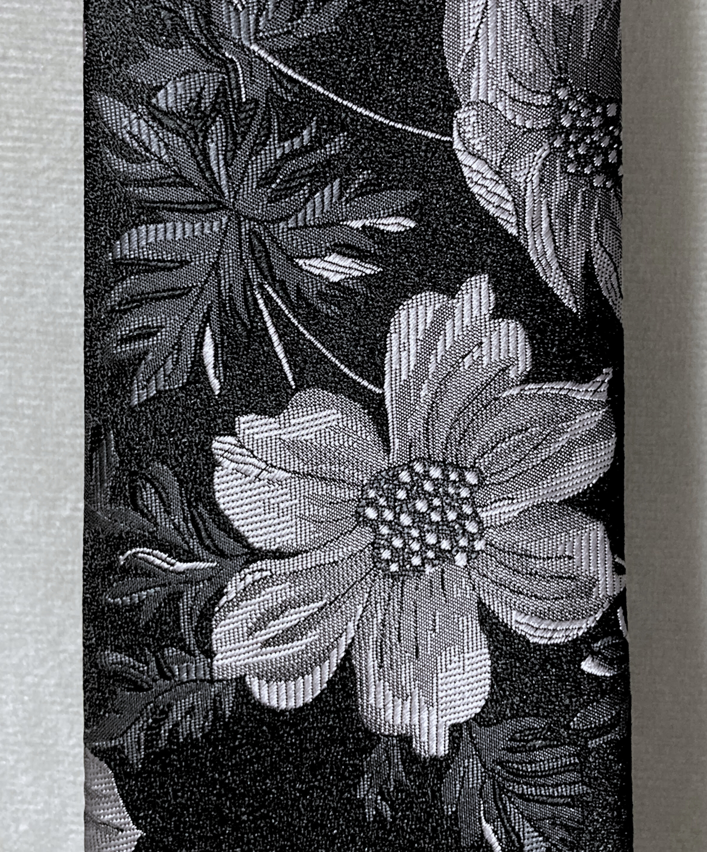 monotone flower necktie EN1904