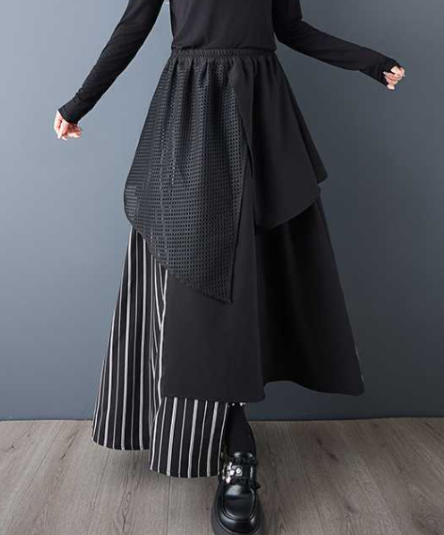 eyelet lace and stripe asymmetrical design skirt EN2756